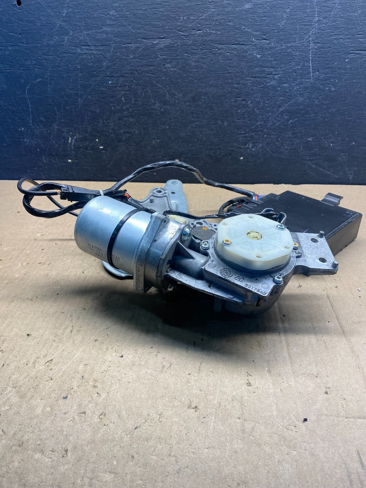 2009-2012 GMC Acadia Power Motor Liftgate Tailgate Control Module AE7497 DG2