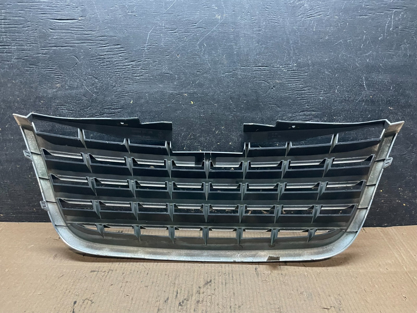 2008 to 2010 Chrysler Town & Country Front Upper Grill Grille Oem  Y1253 DG3