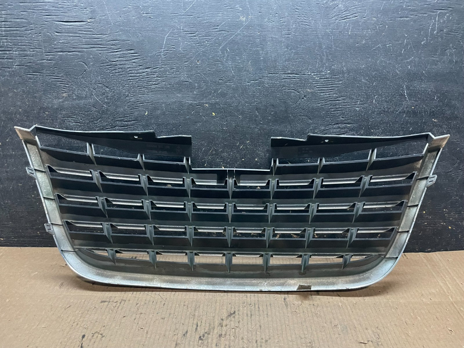 2008 to 2010 Chrysler Town & Country Front Upper Grill Grille Oem  Y1253 DG3