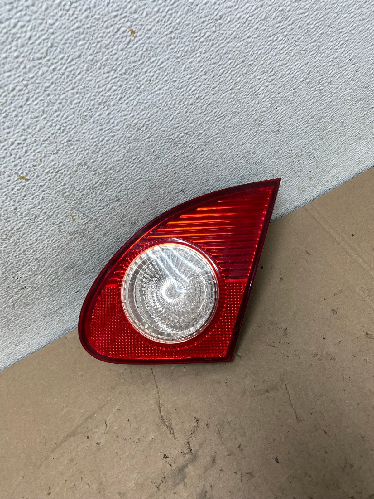 2003-2008 Toyota Corolla Inner Passenger Right RH Side Tail Light AG5468 LK0