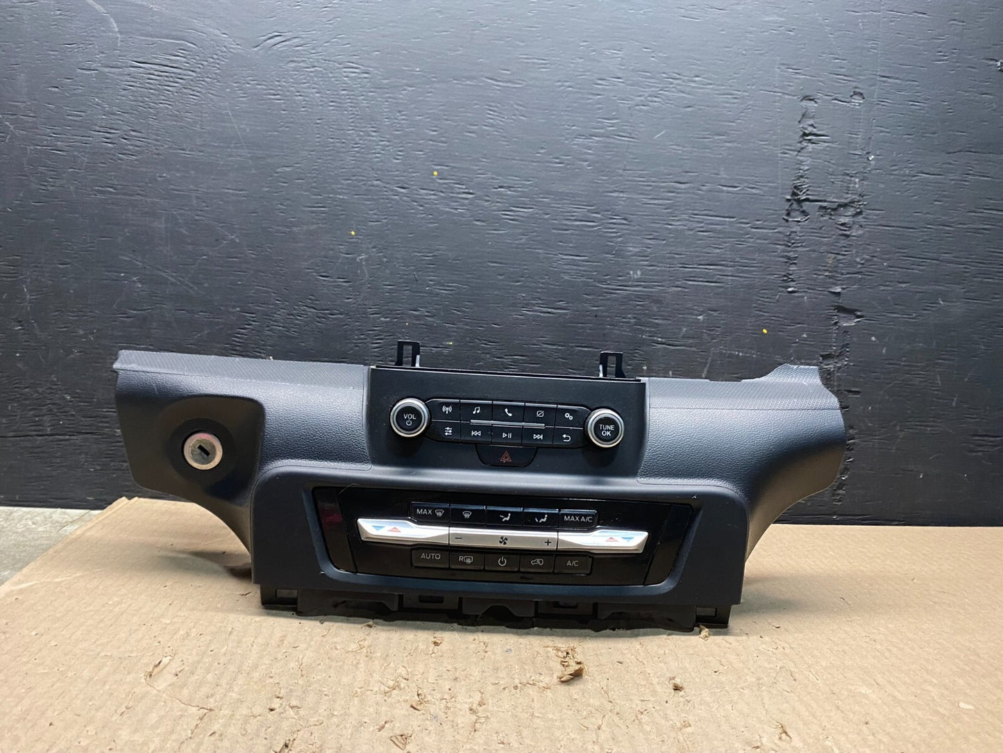 2020 to 2023 Ford Explorer Radio Climate Control Panel Trim F8996 DG10