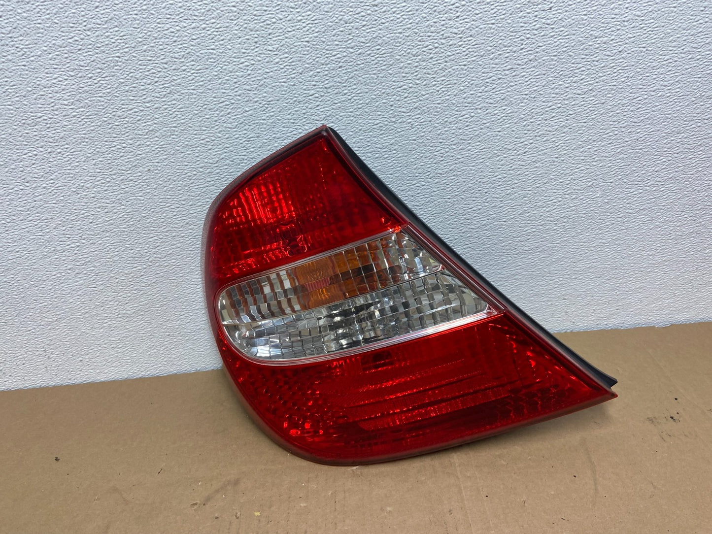 2002 2003 2004 Toyota Camry Left Driver LH Side Tail Light AB6365 DW0