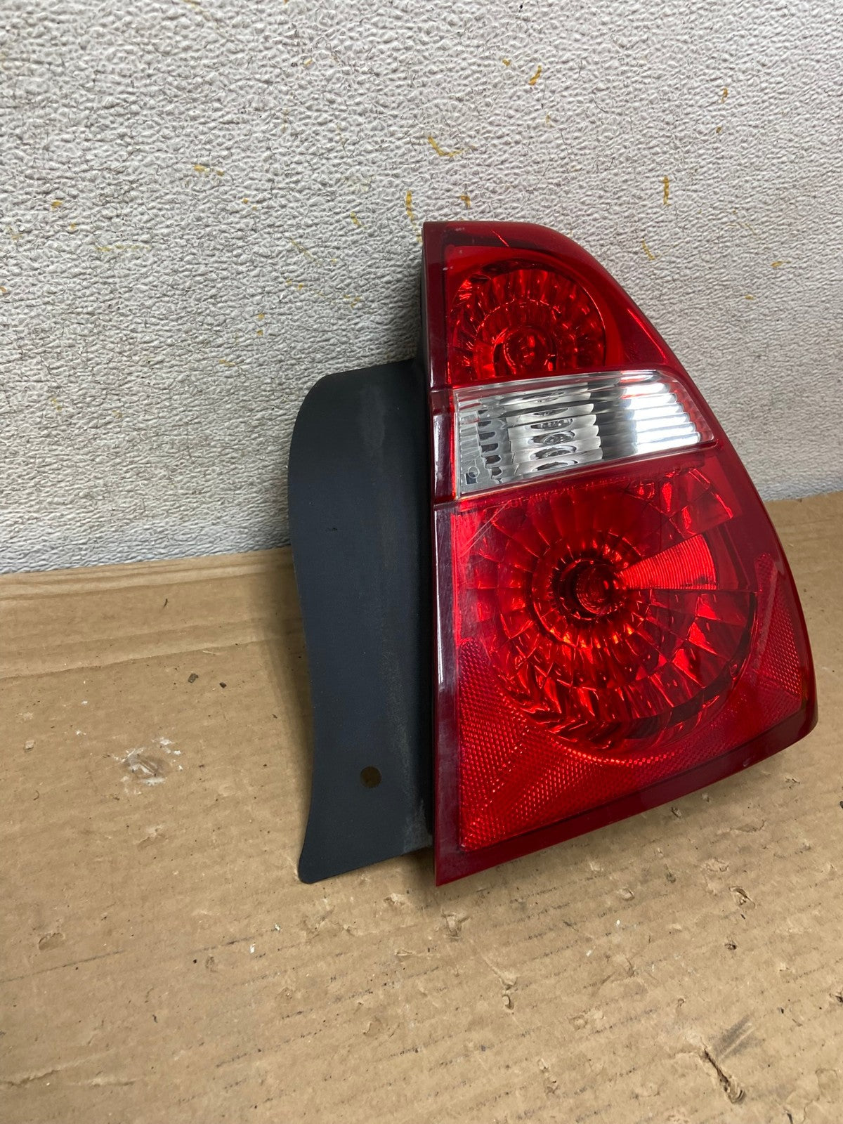 2004 to 2008 Chevrolet Malibu Right Passenger Side Tail Light AH8403 LK2