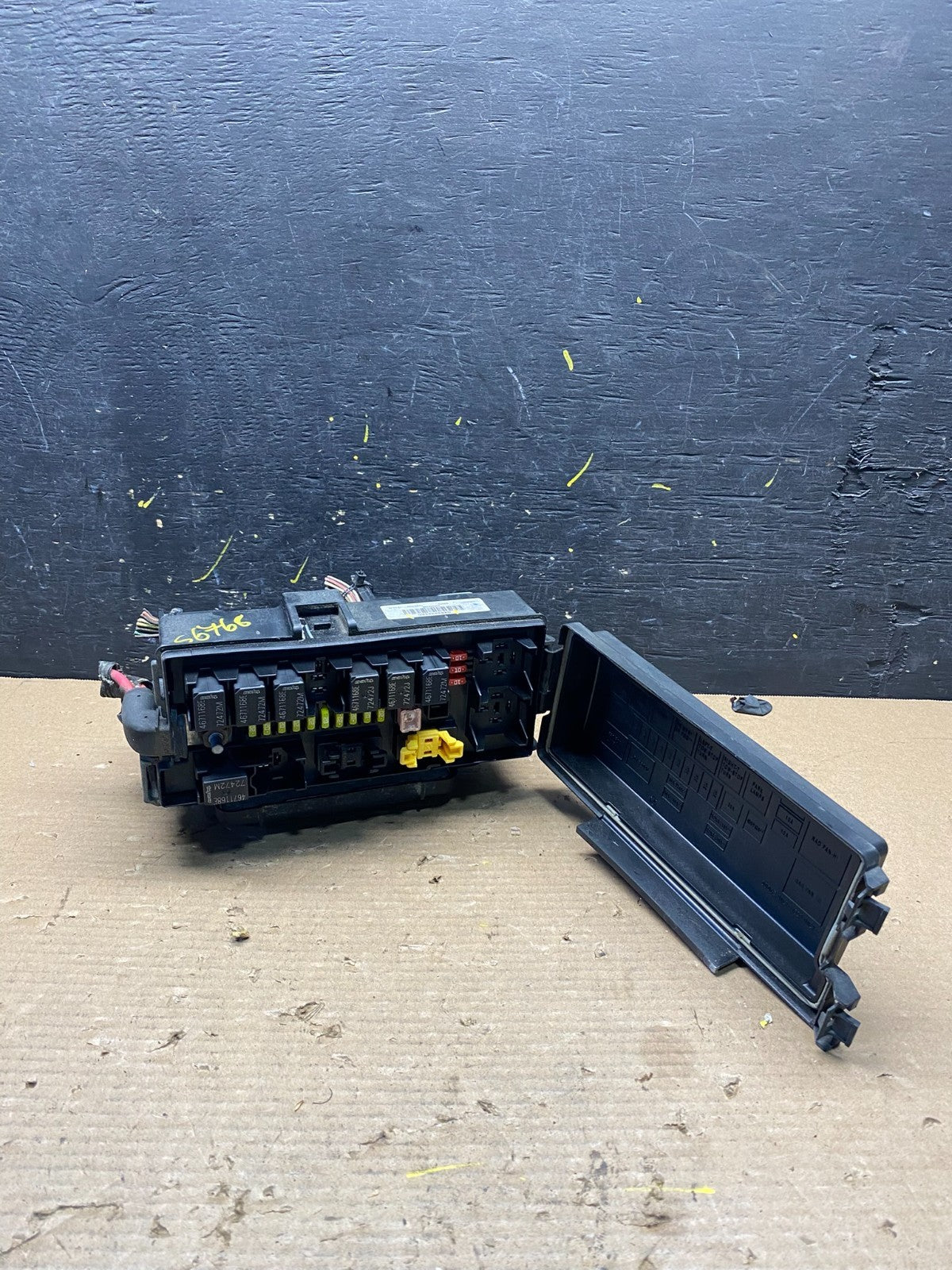 2005 Jeep Grand Cherokee BMC Body Module Power Fuse Box Relay Oem  S6768 DG1