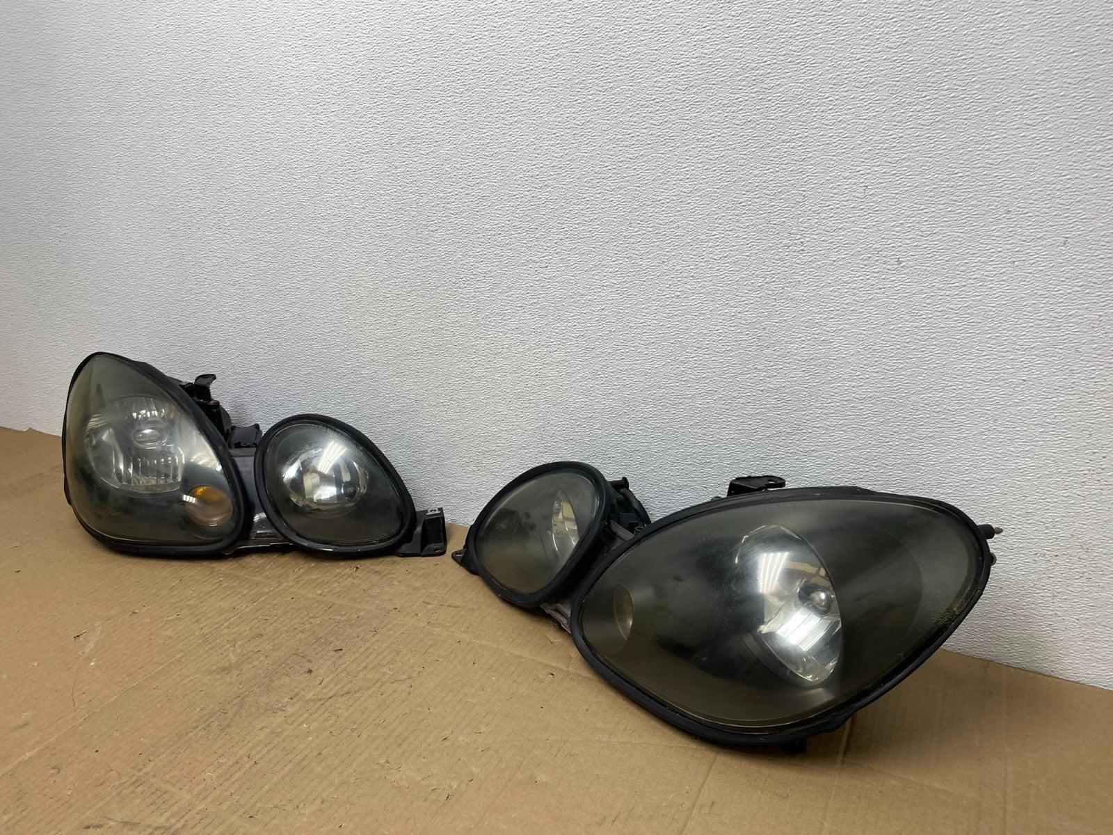 2001 to 2005 Lexus GS430 Gs300 Left+Right Headlights Halogen AB8250 DW1