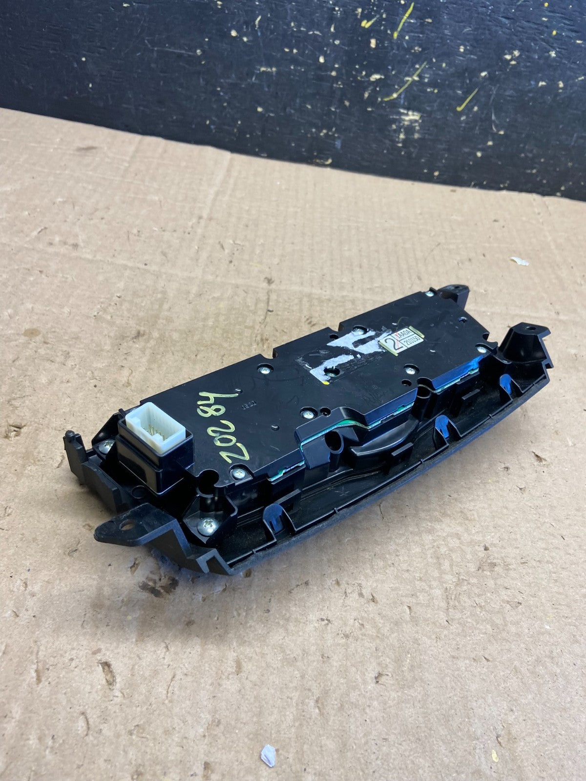 2009-2014 Nissan Murano AM FM Radio CD Control Panel Z0284 DG3