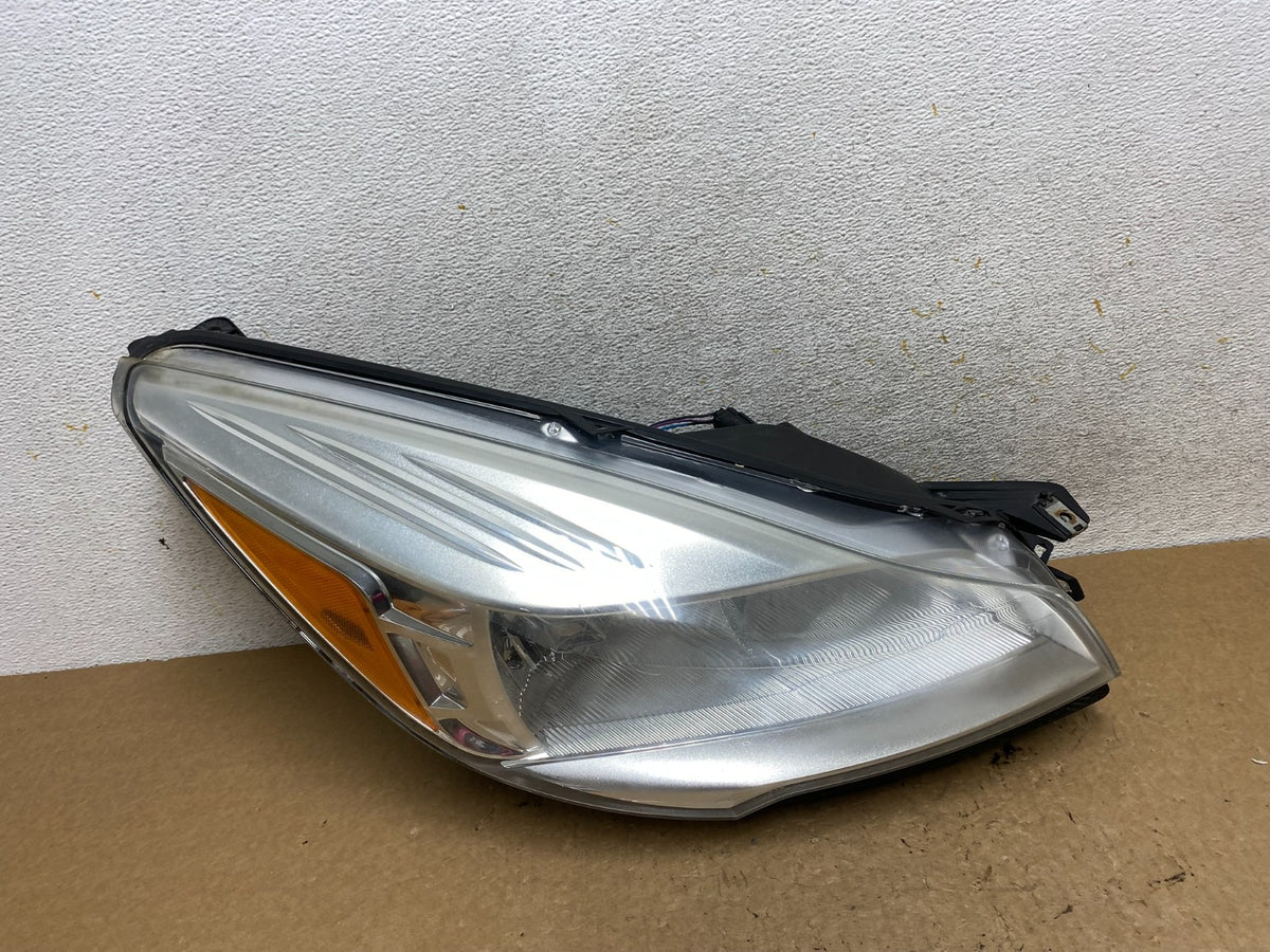 2013 - 2016 Ford Escape Headlight Right Passenger RH Side Halogen AI3653 DW0