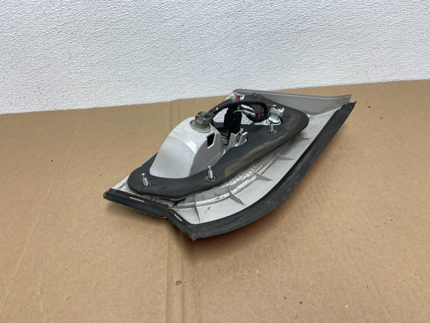 2010 - 2017 GMC Terrain Tail Light Inner Right Passenger Rh Oem AB6782 DW4
