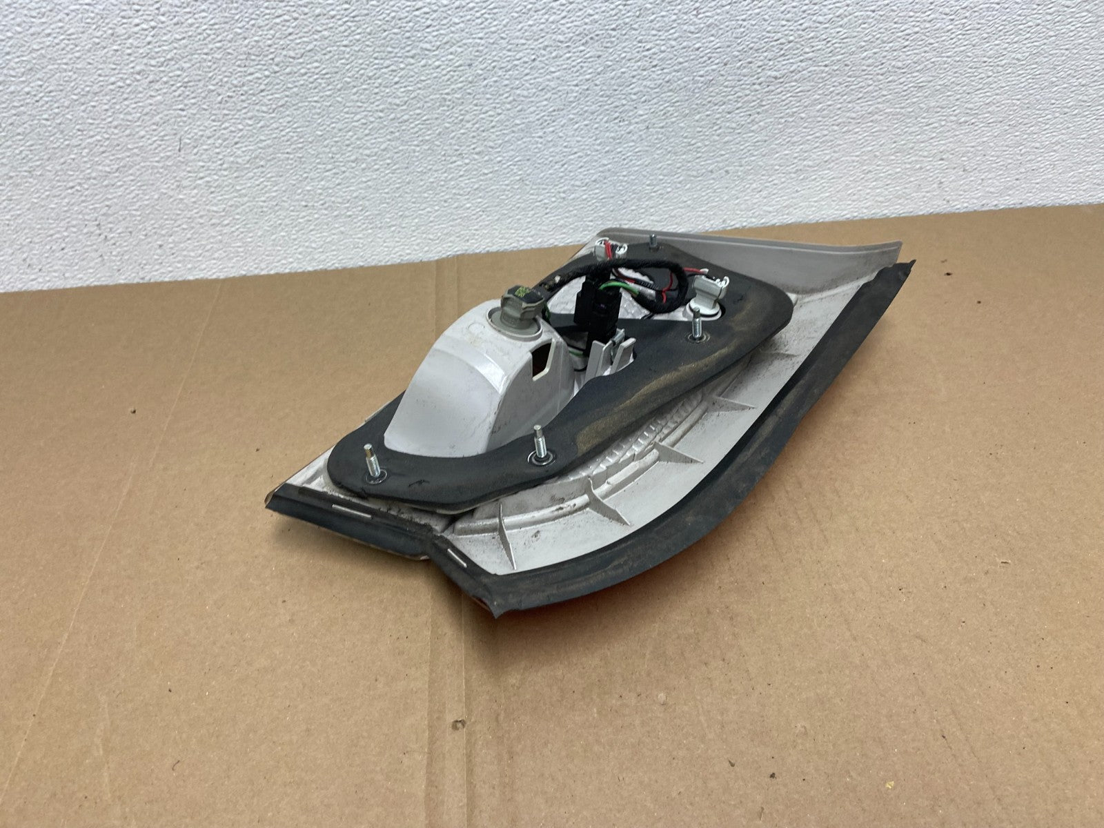 2010 - 2017 GMC Terrain Tail Light Inner Right Passenger Rh Oem AB6782 DW4