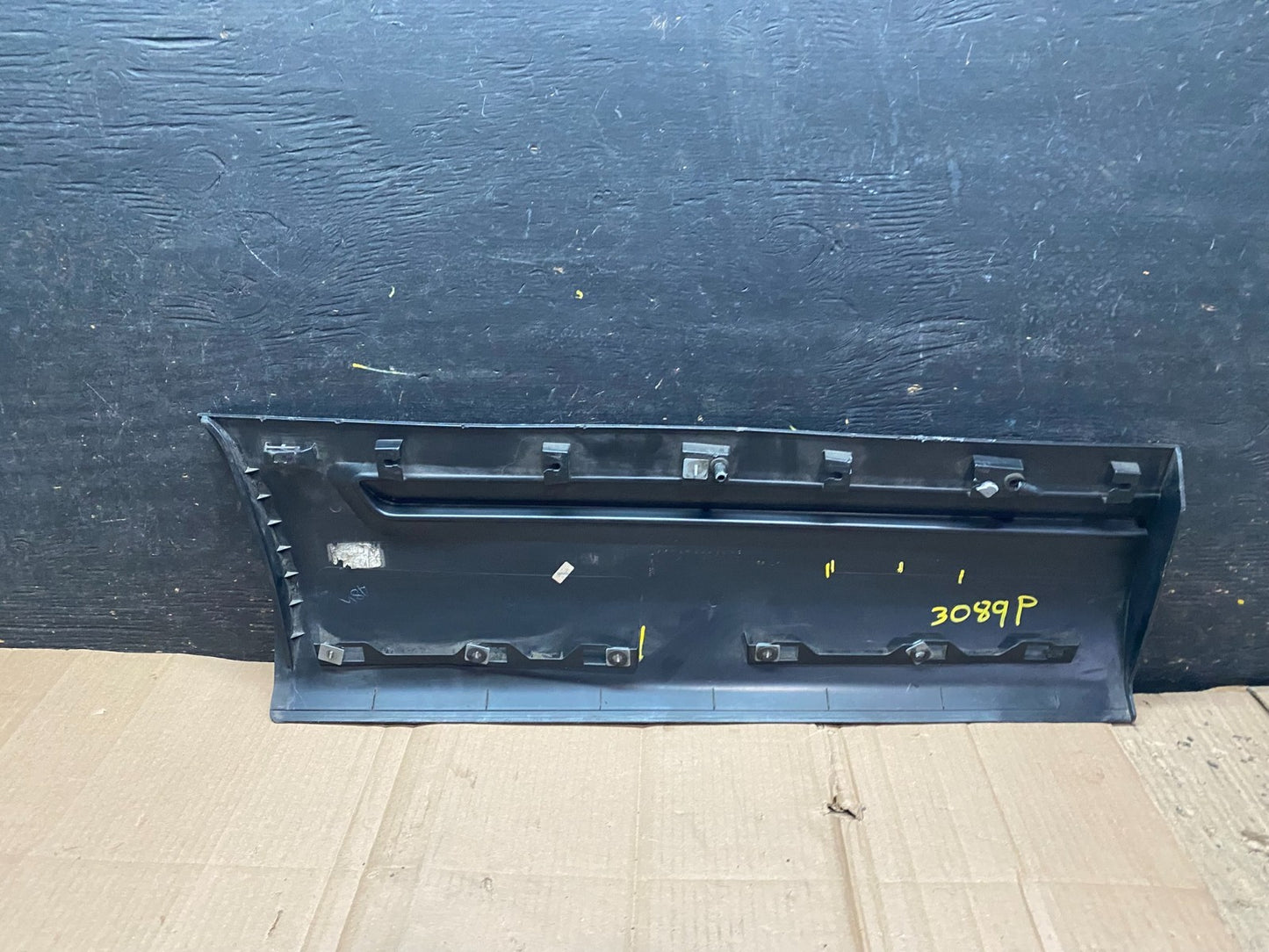 2018 to 2019 Ford Explorer Rear Left Driver Door Molding Trim W4681 DG6