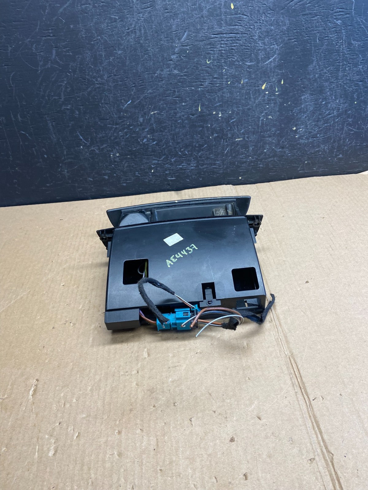 2000-2006 Mercedes S430 S500 Center Console Ash Tray Compartment AE4437 DG3