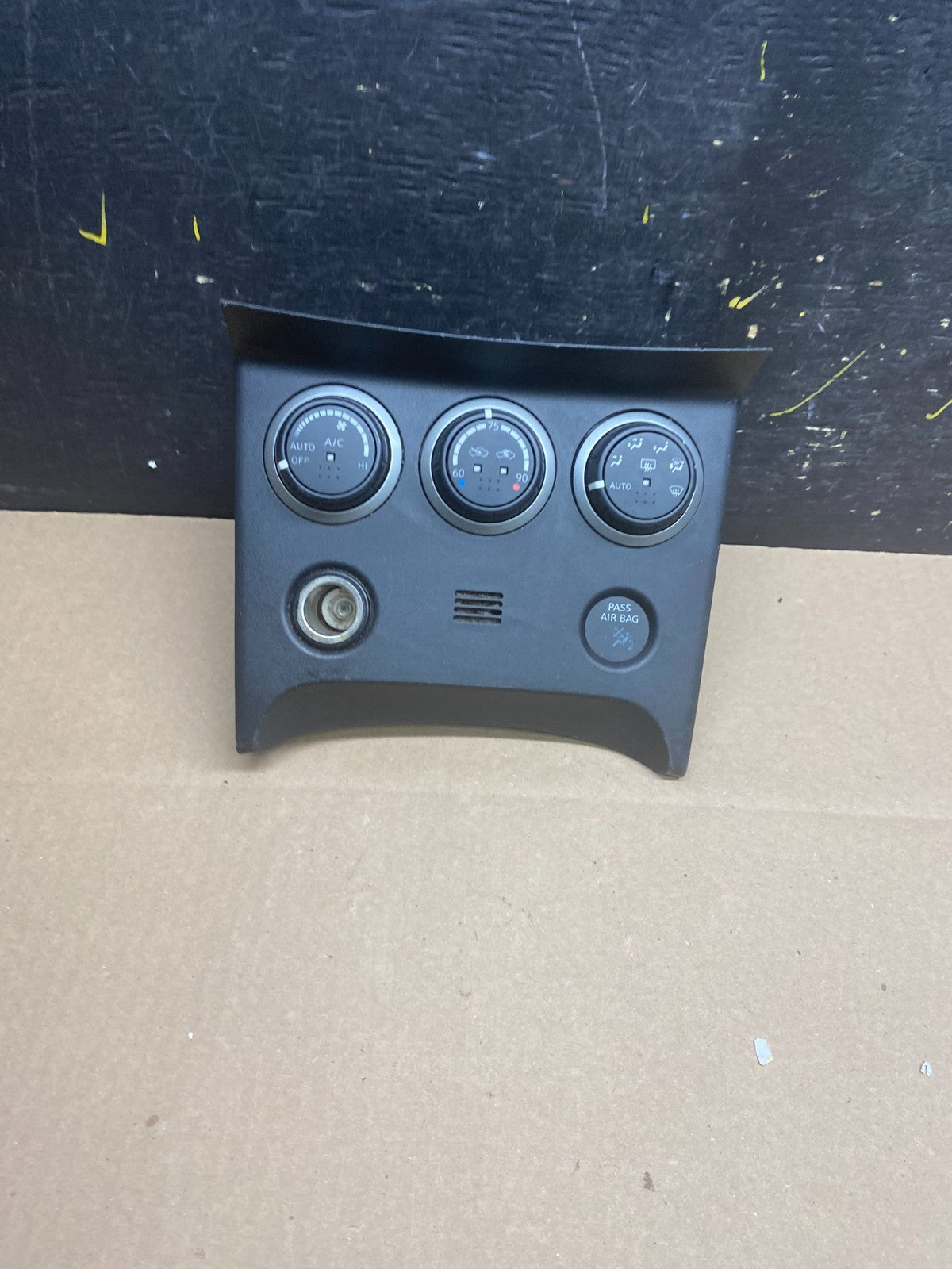 2011 to 2015 Nissan Rogue Heater Temperature AC Climate Control OEM u5086 DG0