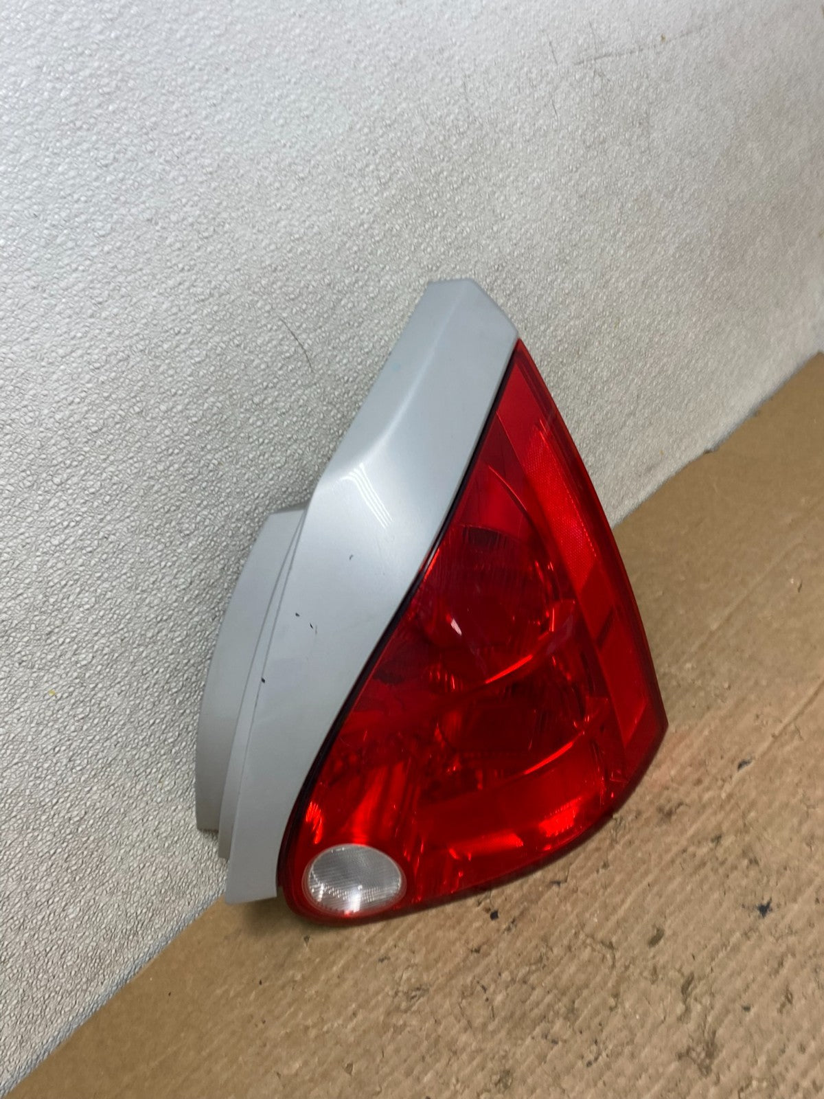 2004 2005 2006 2007 2008 Nissan Maxima Right Passenger Tail Light Oem Z3141 DW2