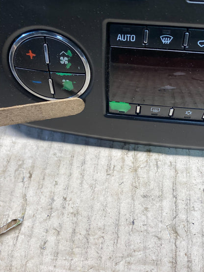 2007 to 2010 Saturn Outlook A/C HVAC Climate Control Radio Bezel Trim O3529 DG1