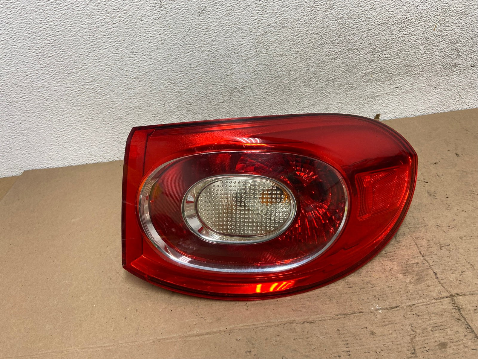 2009 to 2011 Volkswagen Tiguan Right Passenger Side Tail Light AF5159 LK0