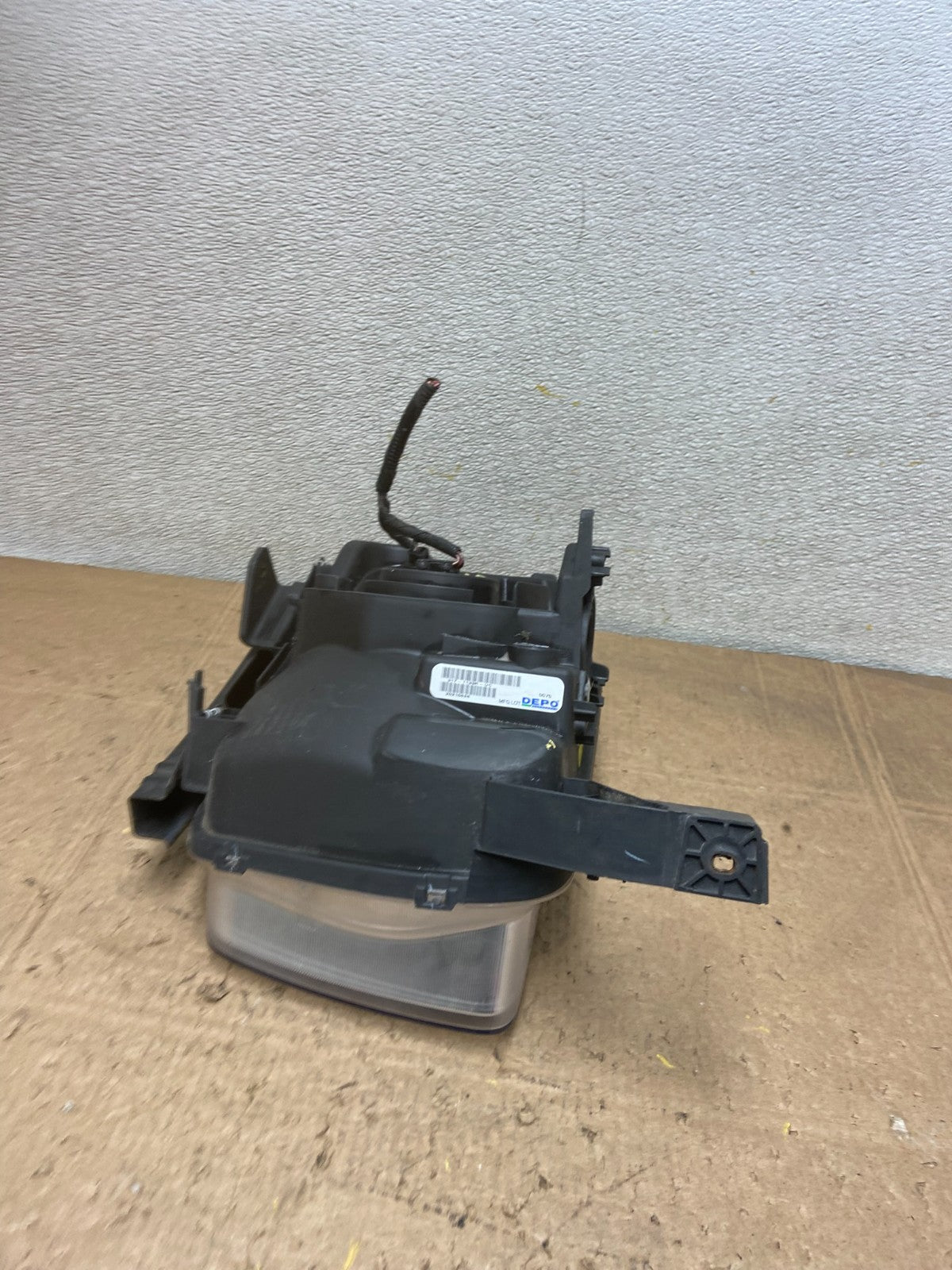 2003 to 2006 Honda Element Right Passenger Rh Side Headlight DEPO Y7186 DW6