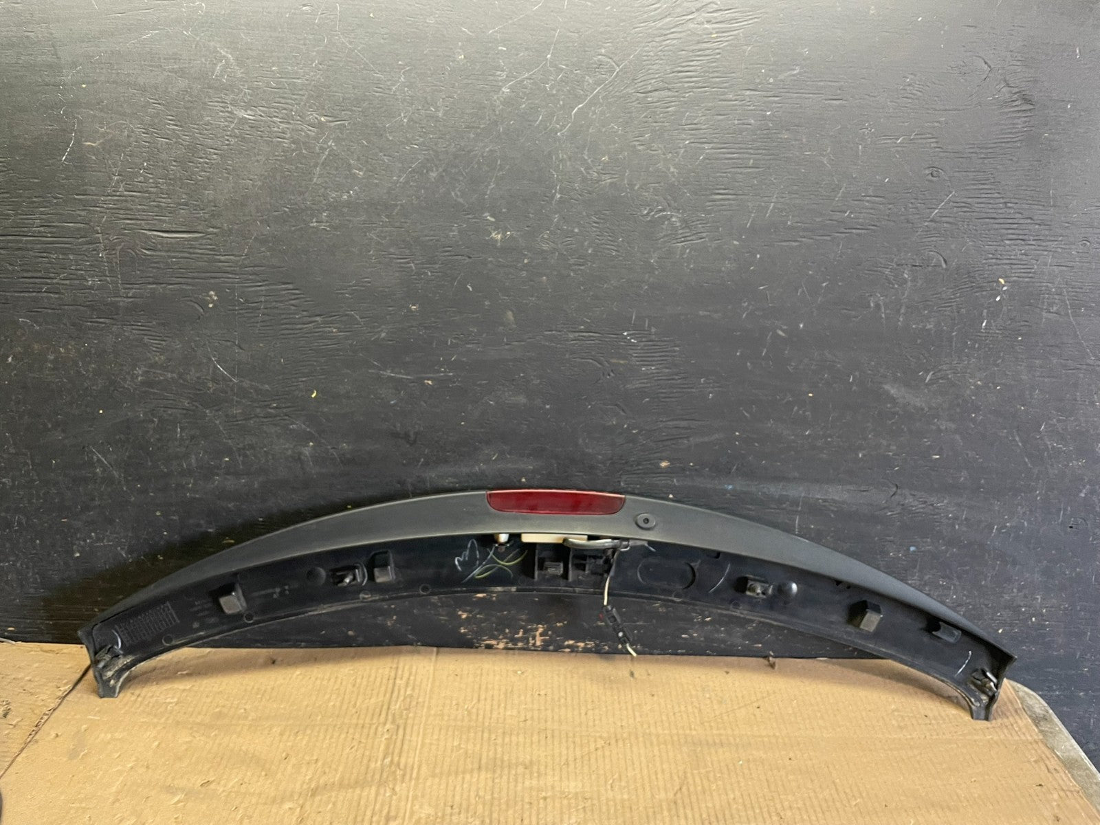 2004 to 2008 Chrysler Pacifica Rear Trunk Hatch Spoiler Wing OEM R5349 DG8
