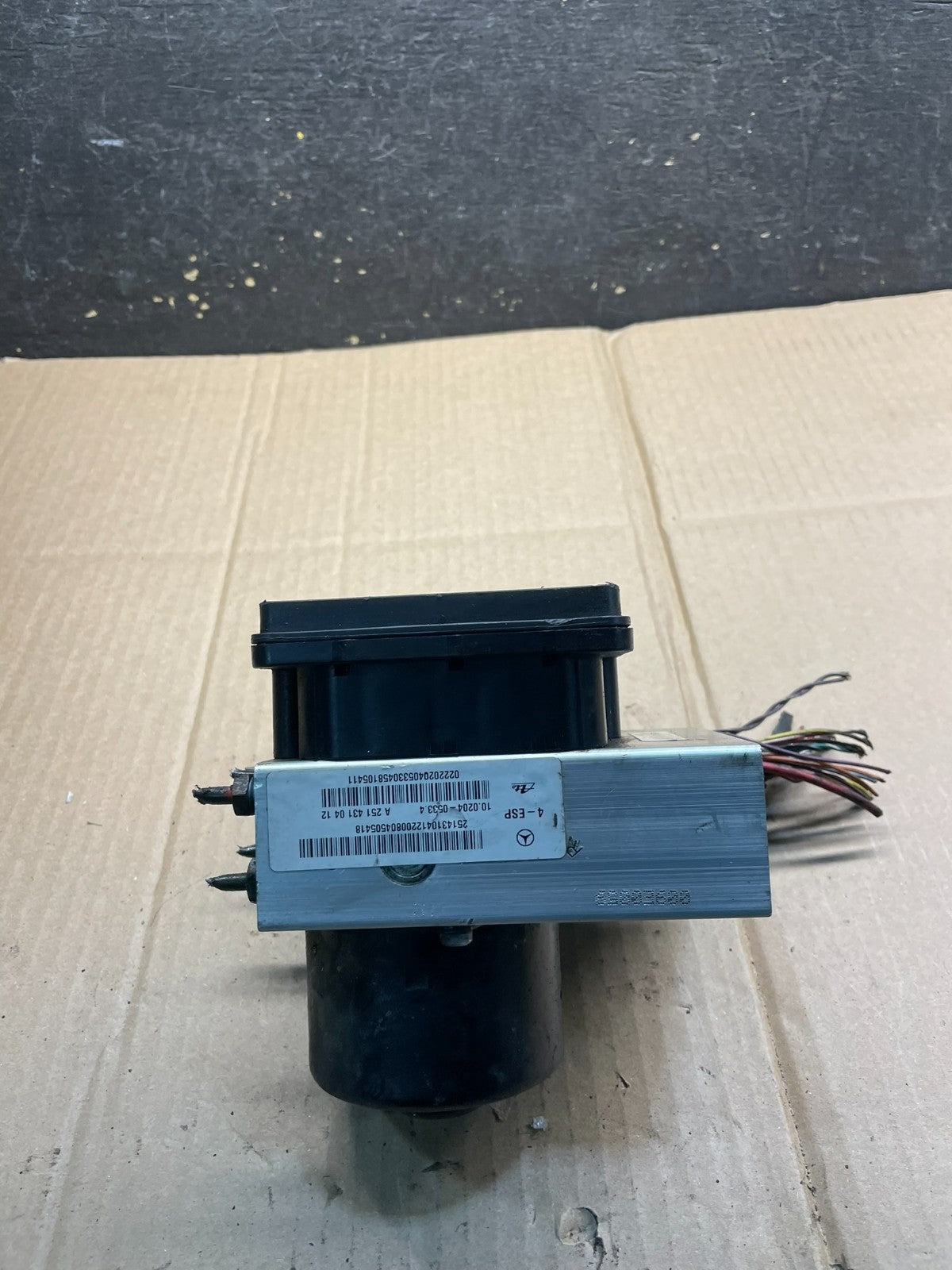 06-12 Mercedes R350,GL450,ML500 A2515452532 ABS AntiLock Brake Pump OEM X1000 DG0