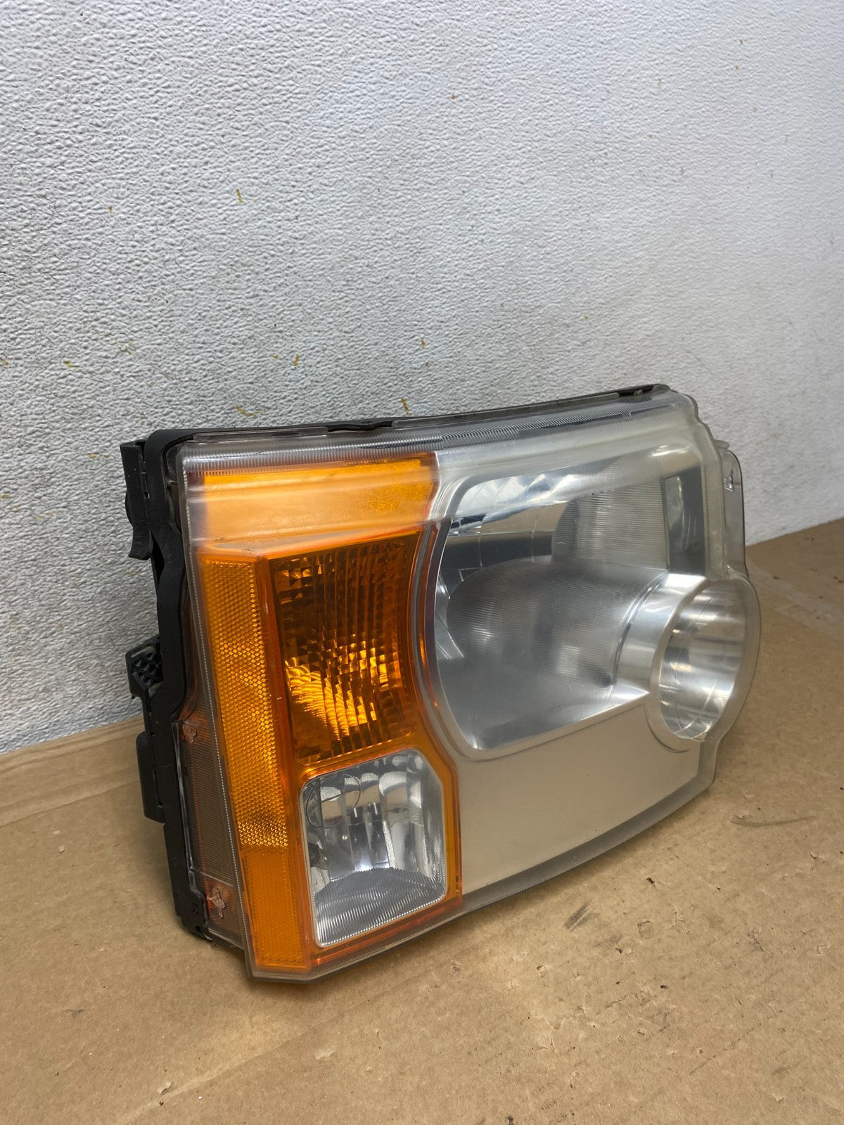 2005 - 2009 Land Rover Lr3 Right Passenger Rh Side Halogen Headlight AH8267 DW2