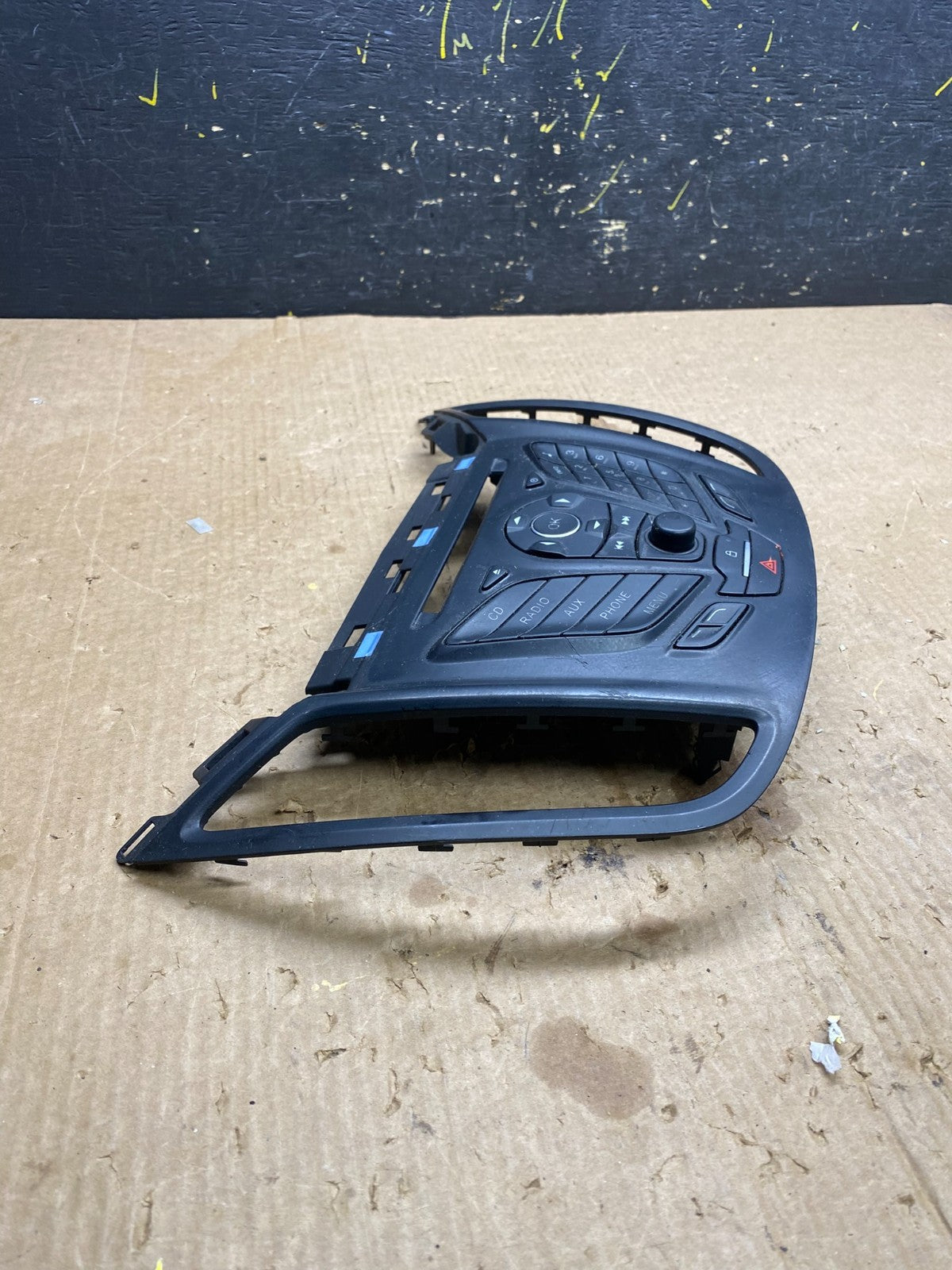2013 to 2016 Ford Escape Dash Radio Control Panel Air Vent Bezel AH3474 DG1