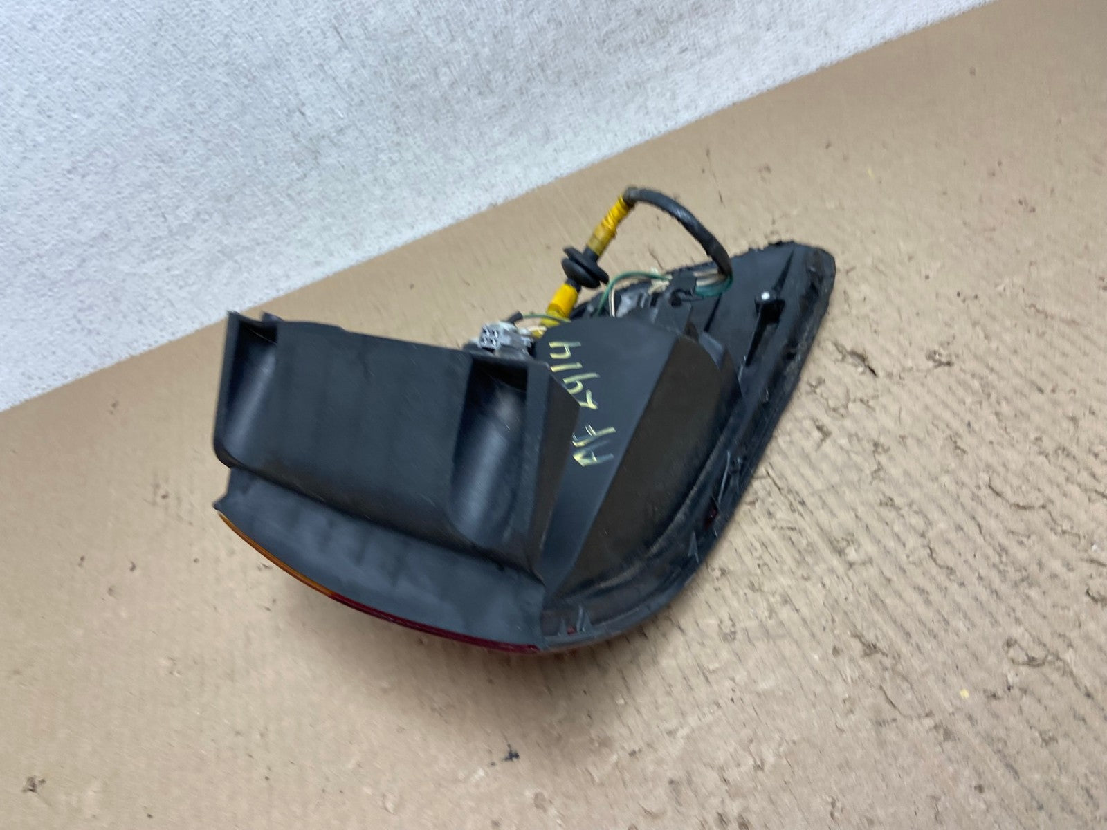 1998 1999 2000 Toyota Sienna Left Driver Tail light AF2914 LK6
