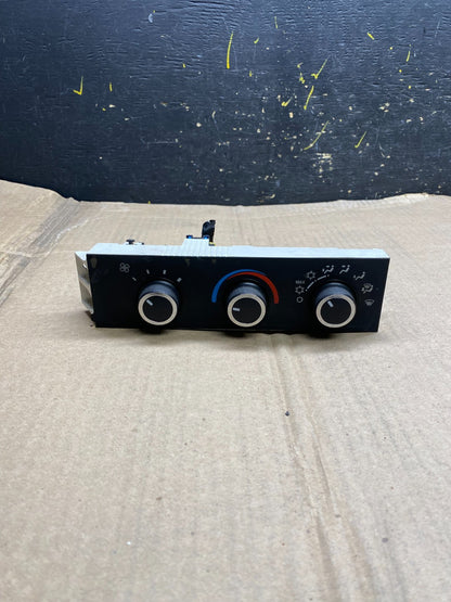 2008-2010 Chevrolet Express 1500 2500 3500 Climate Control Panel X2009 DG0