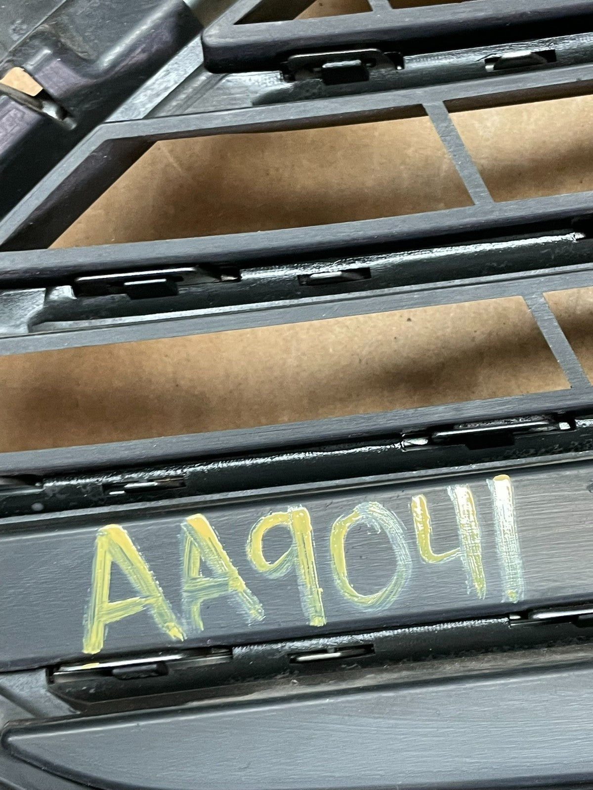 2014 to 2019 Ford Fiesta Front Upper Grille Grill aa9041 DG10