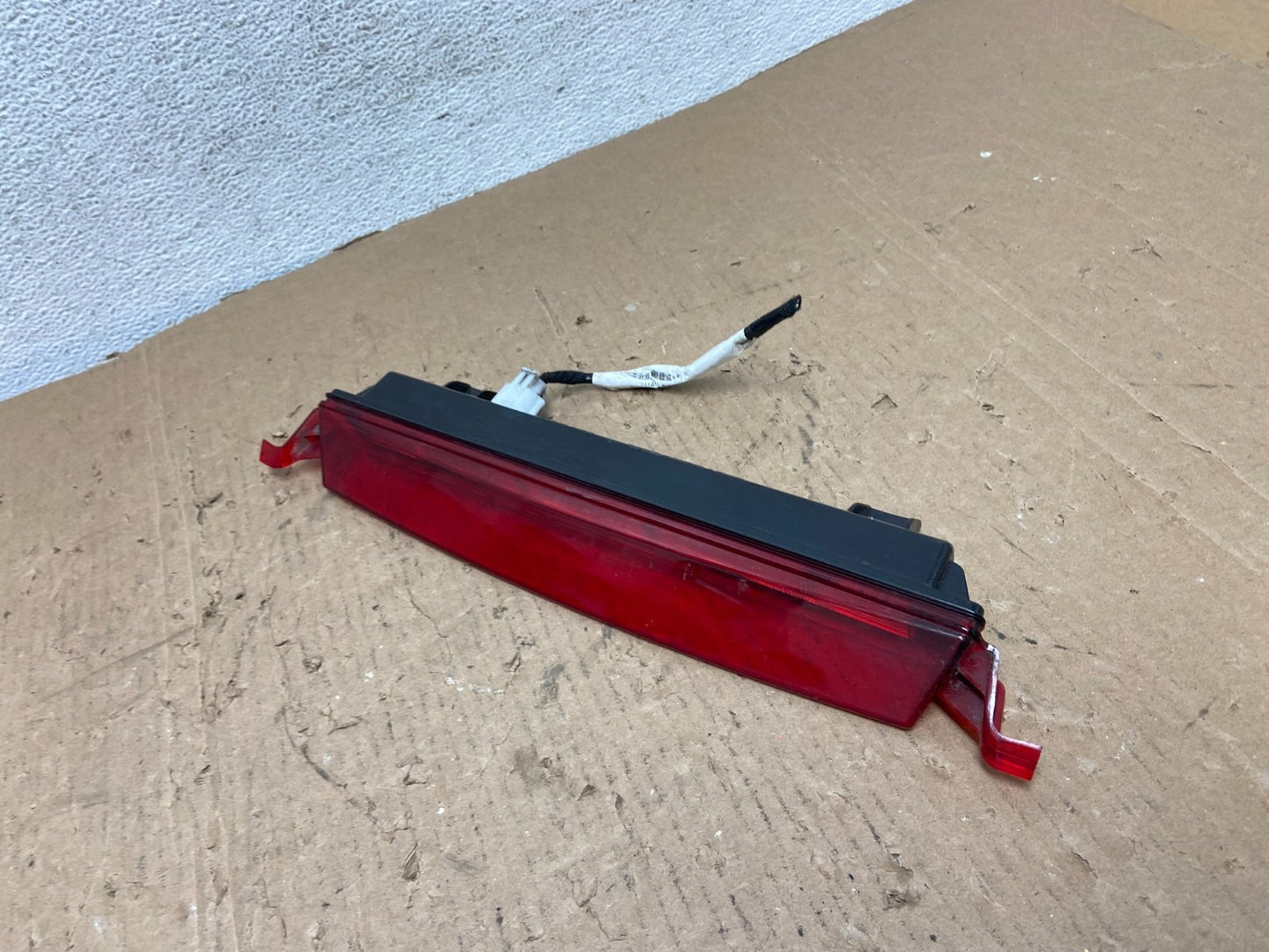 2009-2017 Chevrolet Traverse High Mounted 3rd Third Stop Brake Light ad8209 DG1