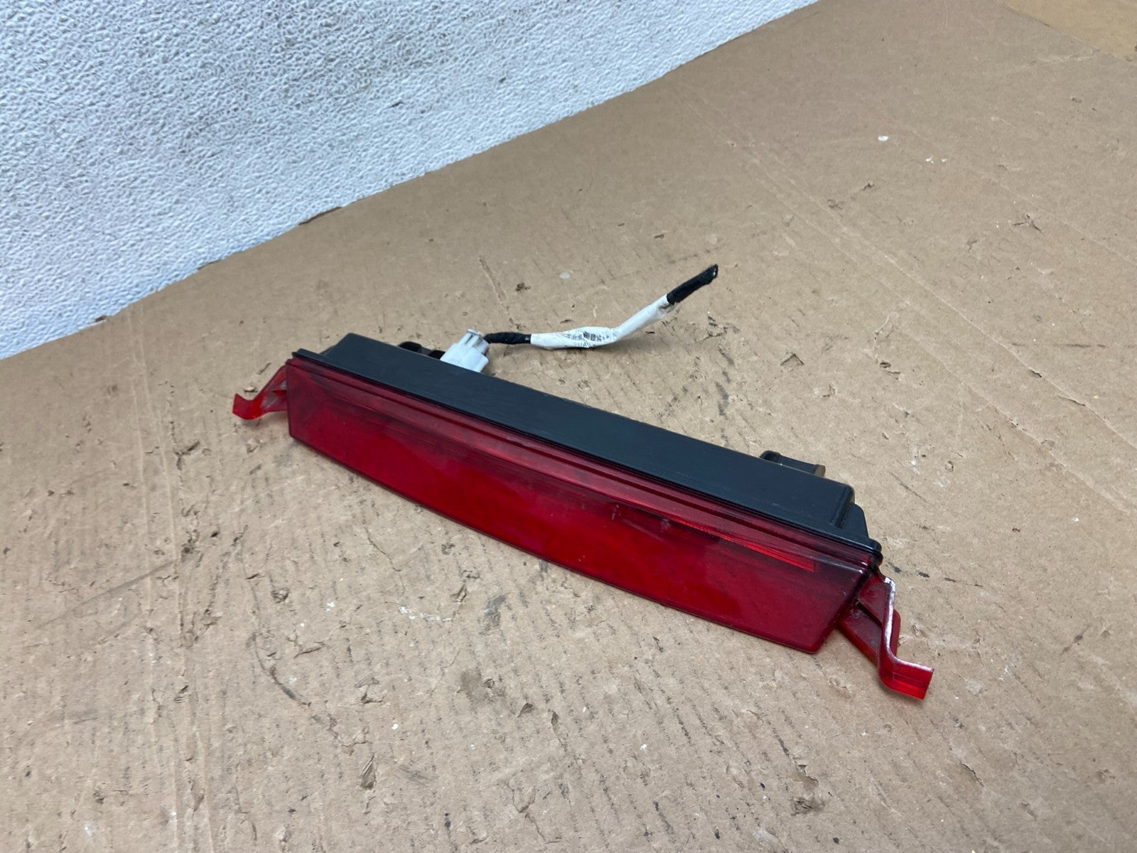 2009-2017 Chevrolet Traverse High Mounted 3rd Third Stop Brake Light ad8209 DG1