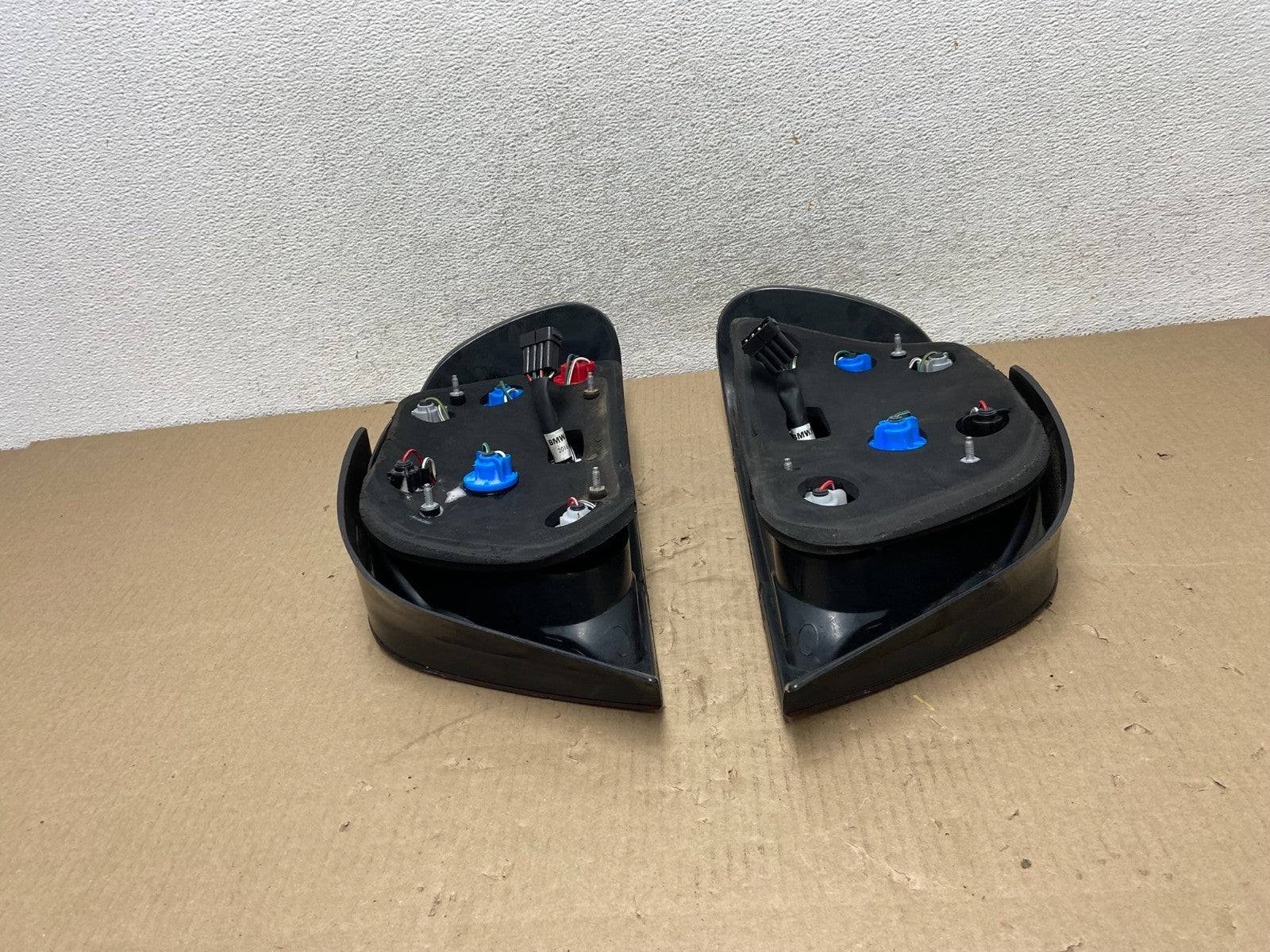 1999 to 2001 BMW E38 7-Series Left+Right Set Side Tail Light AG5898 DG8