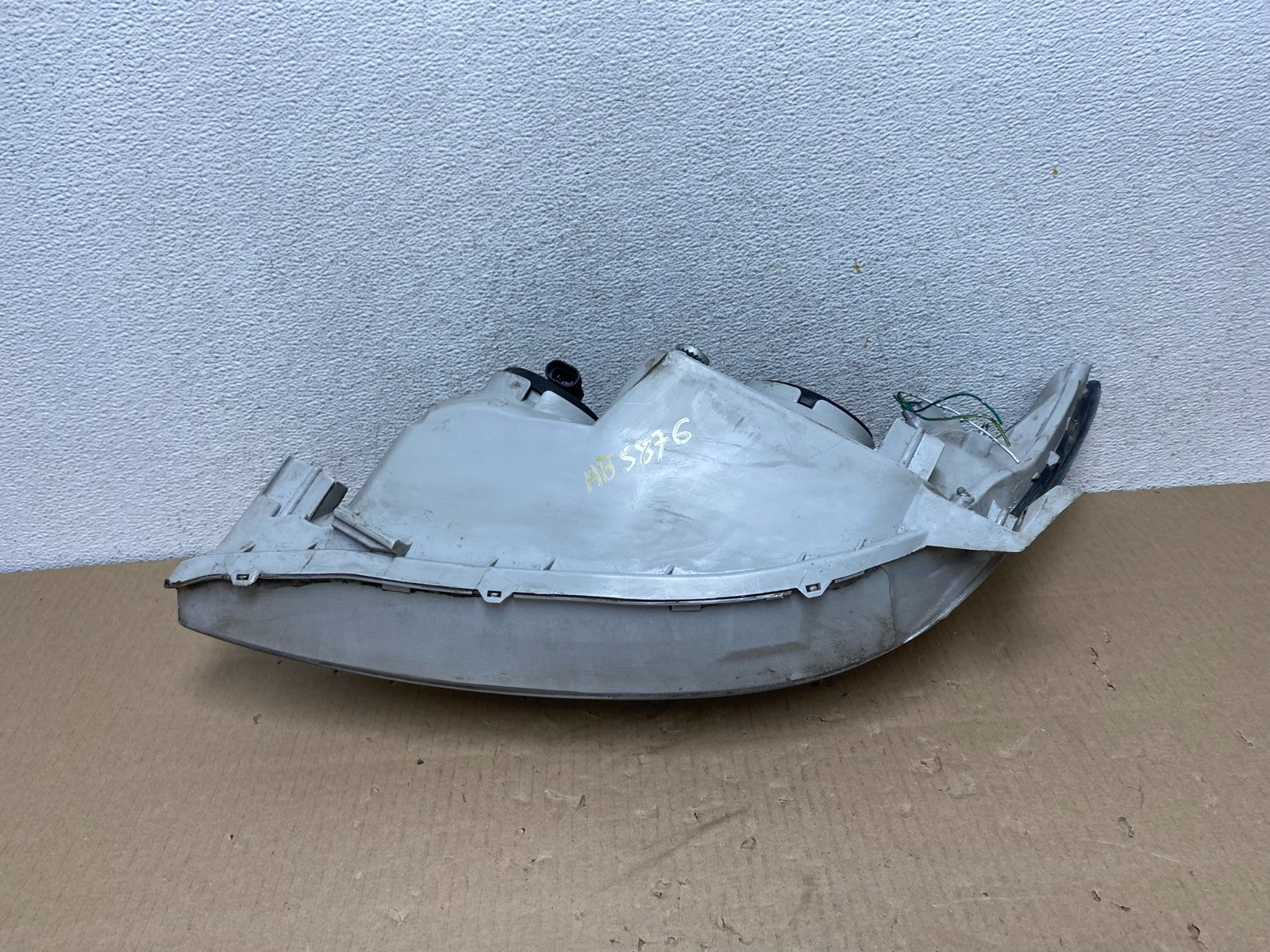 2002 to 2004 Toyota Camry Halogen Headlight Right Passenger Rh AG5876 DW8