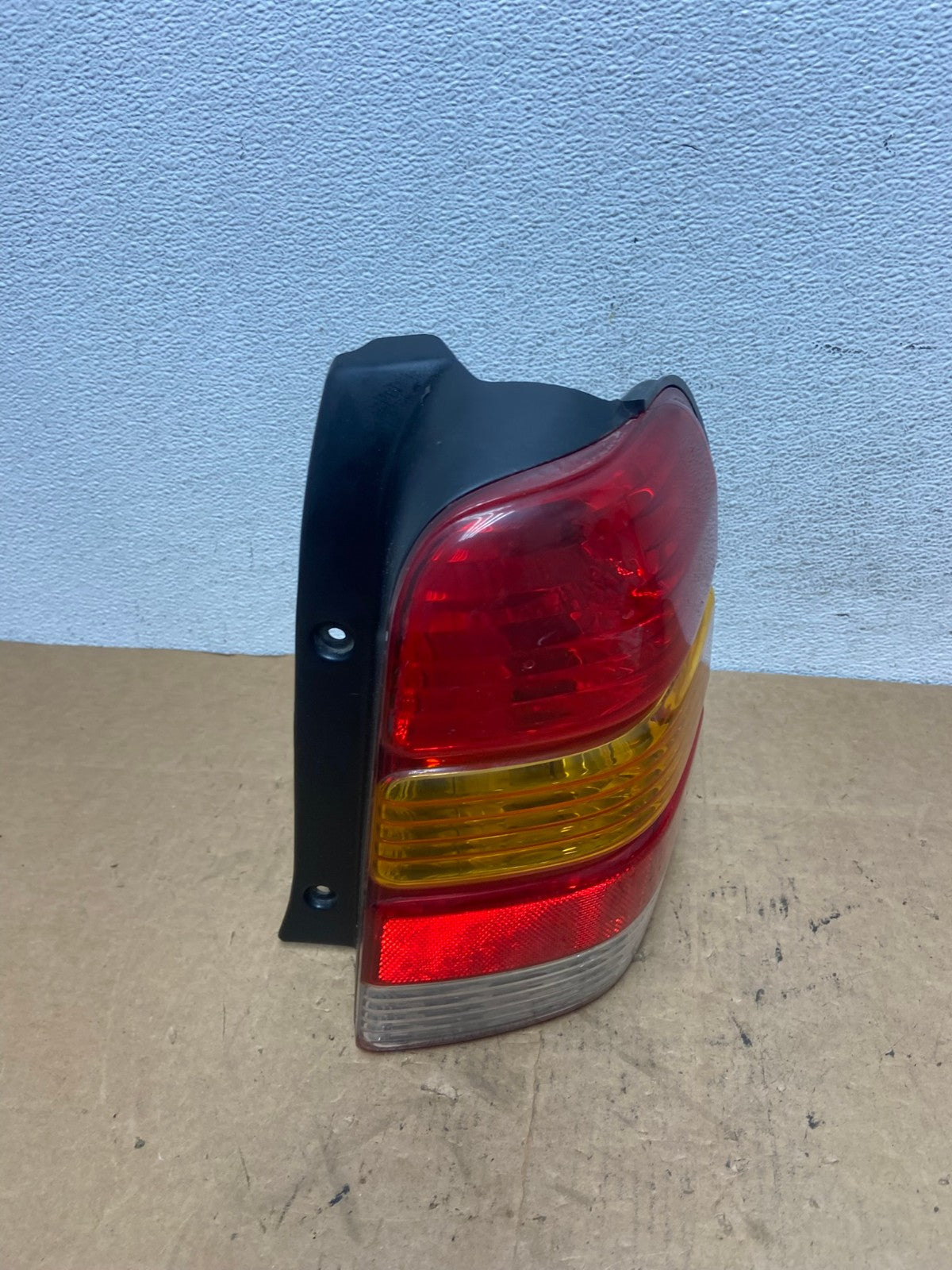 2001 to 2007 Ford Escape Right Passenger RH Side Tail Light AD5158 LK2