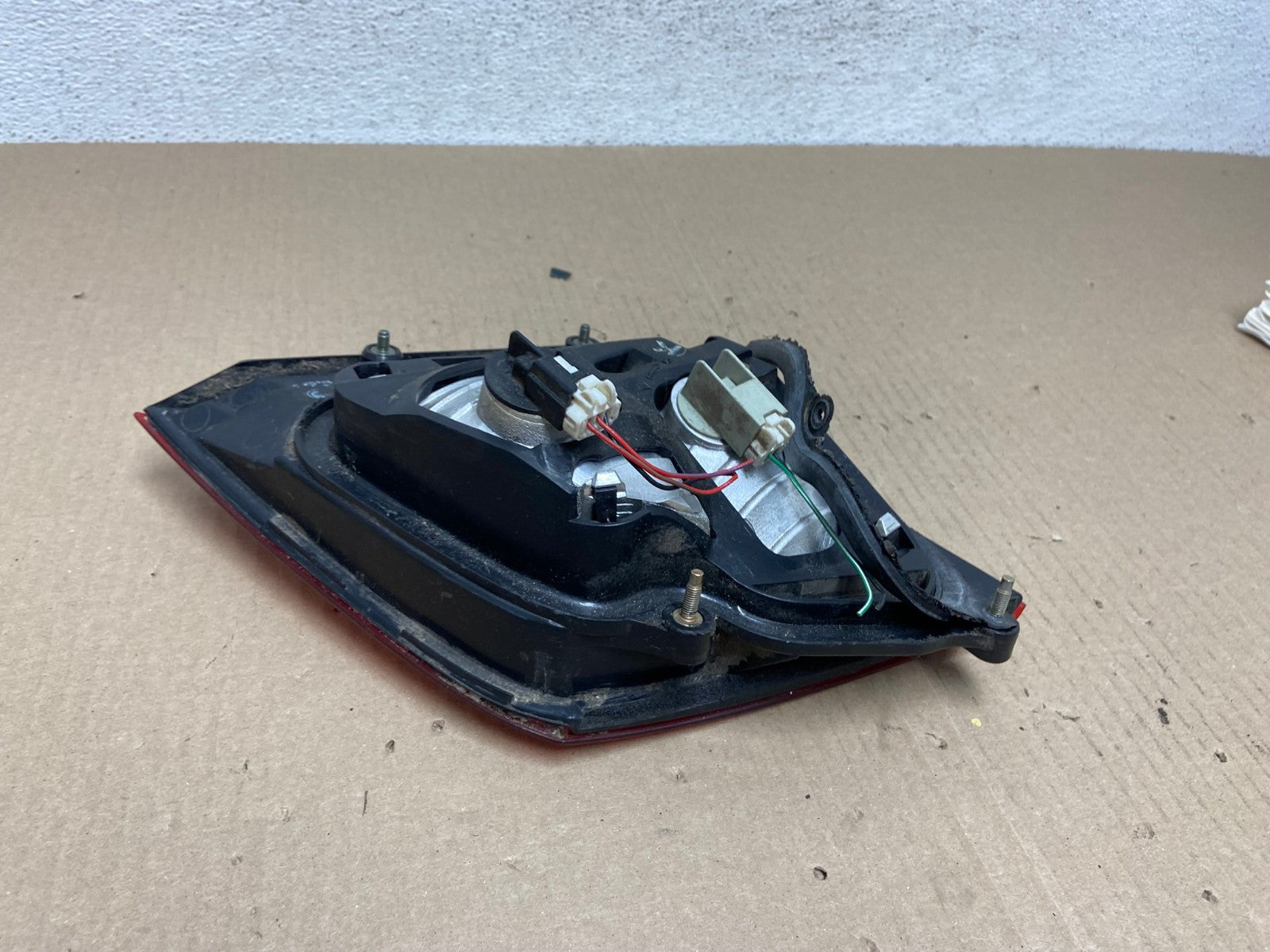 2002 - 2004 Infiniti i35 Inner Left Driver LH Side Tail Light AE9465 LK4