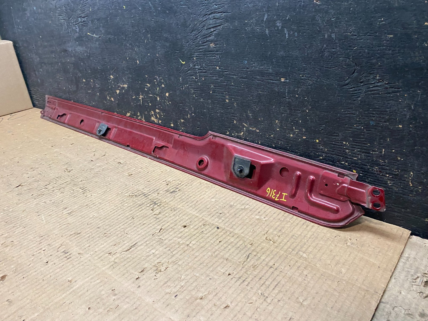 2006 2014 Kia Sedona Left LH Side Quarter Rail Molding Rear Cover Trim Y64708
