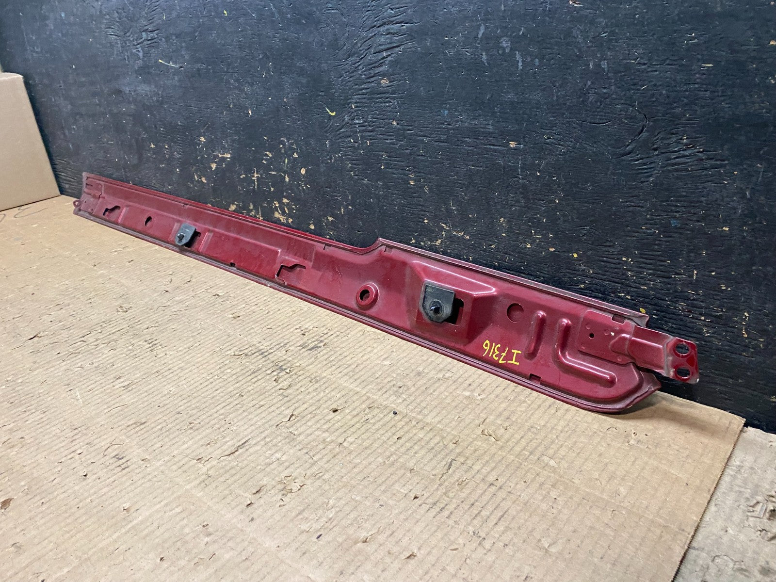 2006 2014 Kia Sedona Left LH Side Quarter Rail Molding Rear Cover Trim Y64708