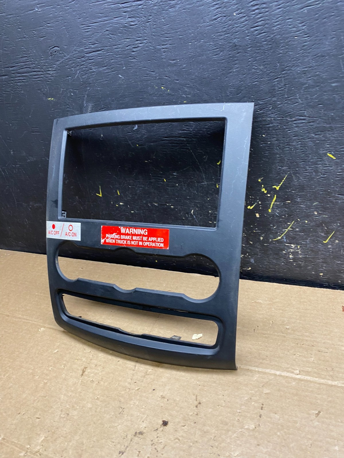 2007-2018 Mercedes Dodge Sprinter Center Console Radio Instrument Panel W9437 DG1