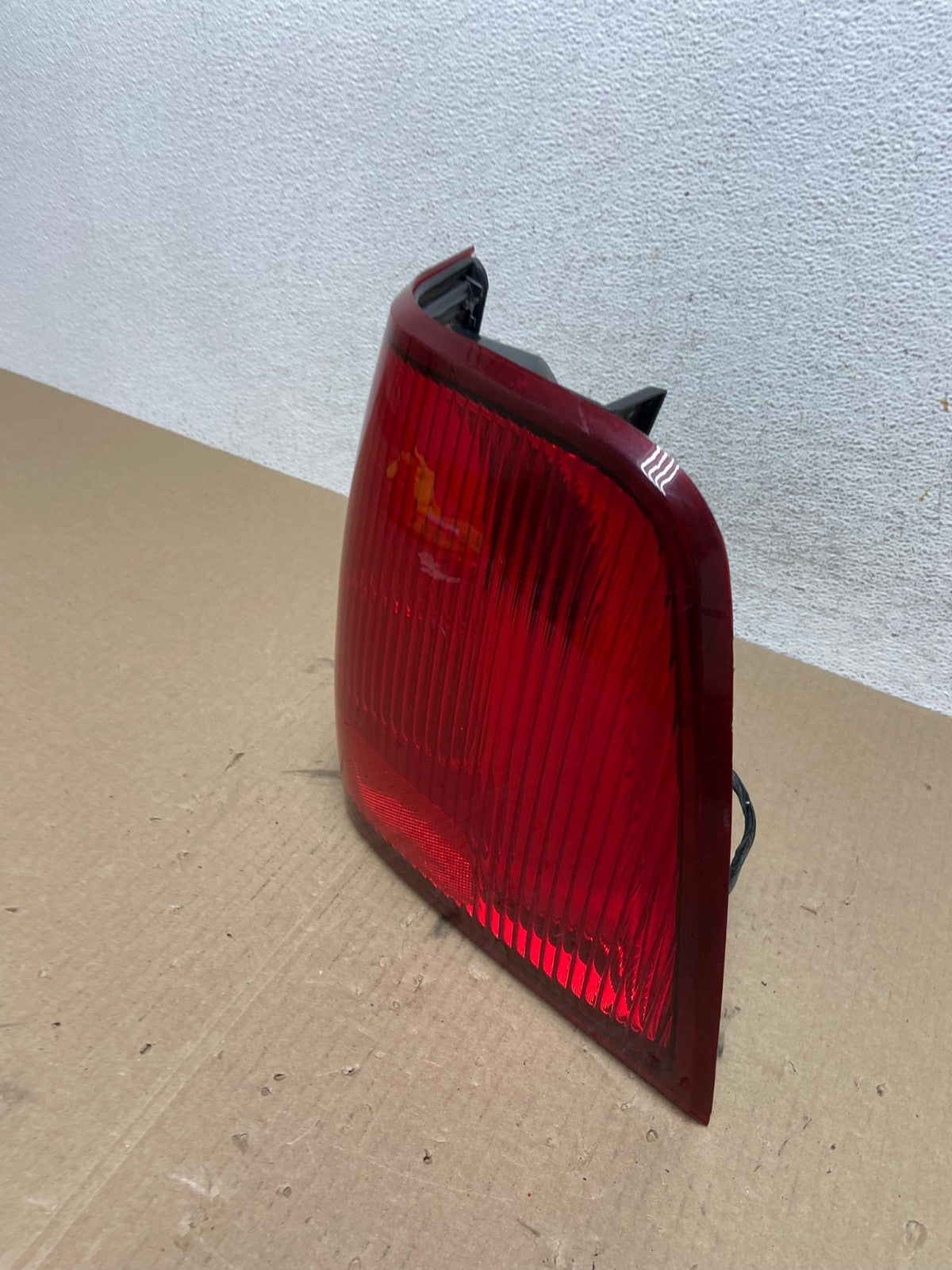 2003 to 2006 Lincoln Navigator Right Passenger Side Tail Light AE7004 LK1