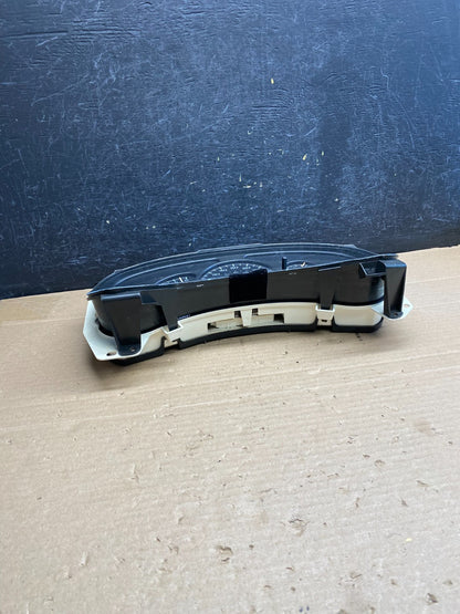 2002 GMC Yukon Speedometer Cluster Gauge AG6287 DG4