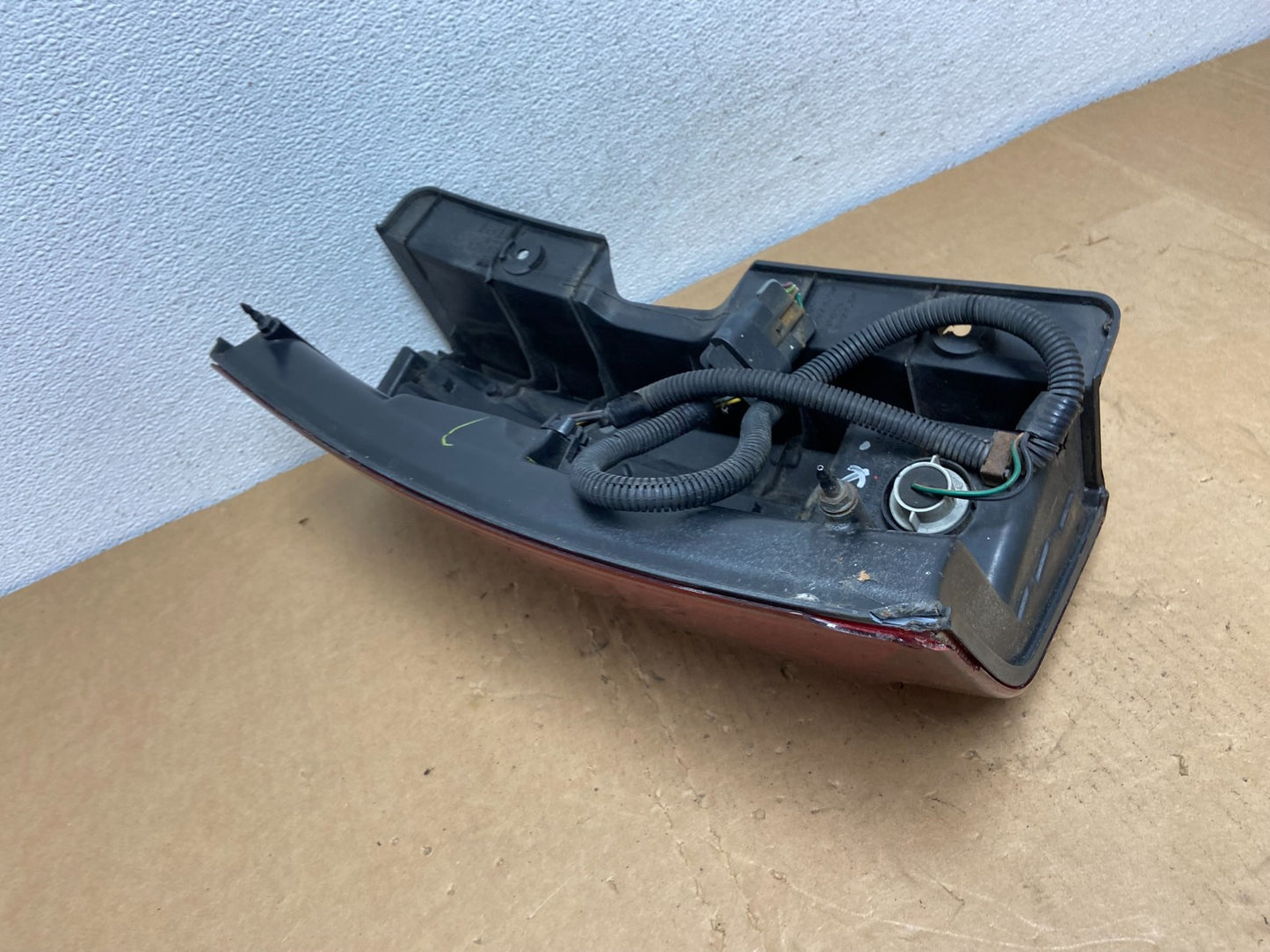 2007 to 2014 Cadillac Escalade Right Passenger RH Side Tail Light AC8545 DW8