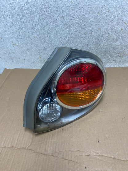 2002 2003 Nissan Maxima Right Passenger RH Side Tail Light AI1163 LK2