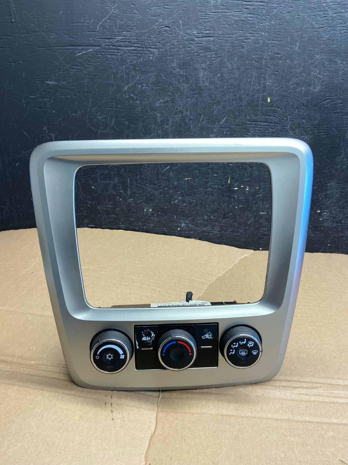 2013 - 2016 GMC Acadia A/C Heater Climate Control Radio Panel Bezel OE AF1769 DG0