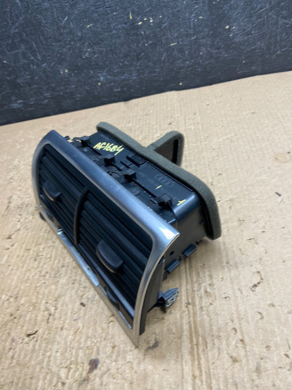 2007 to 2015 AudI Q7 Center Dashboard Air Vent af1684 DG2