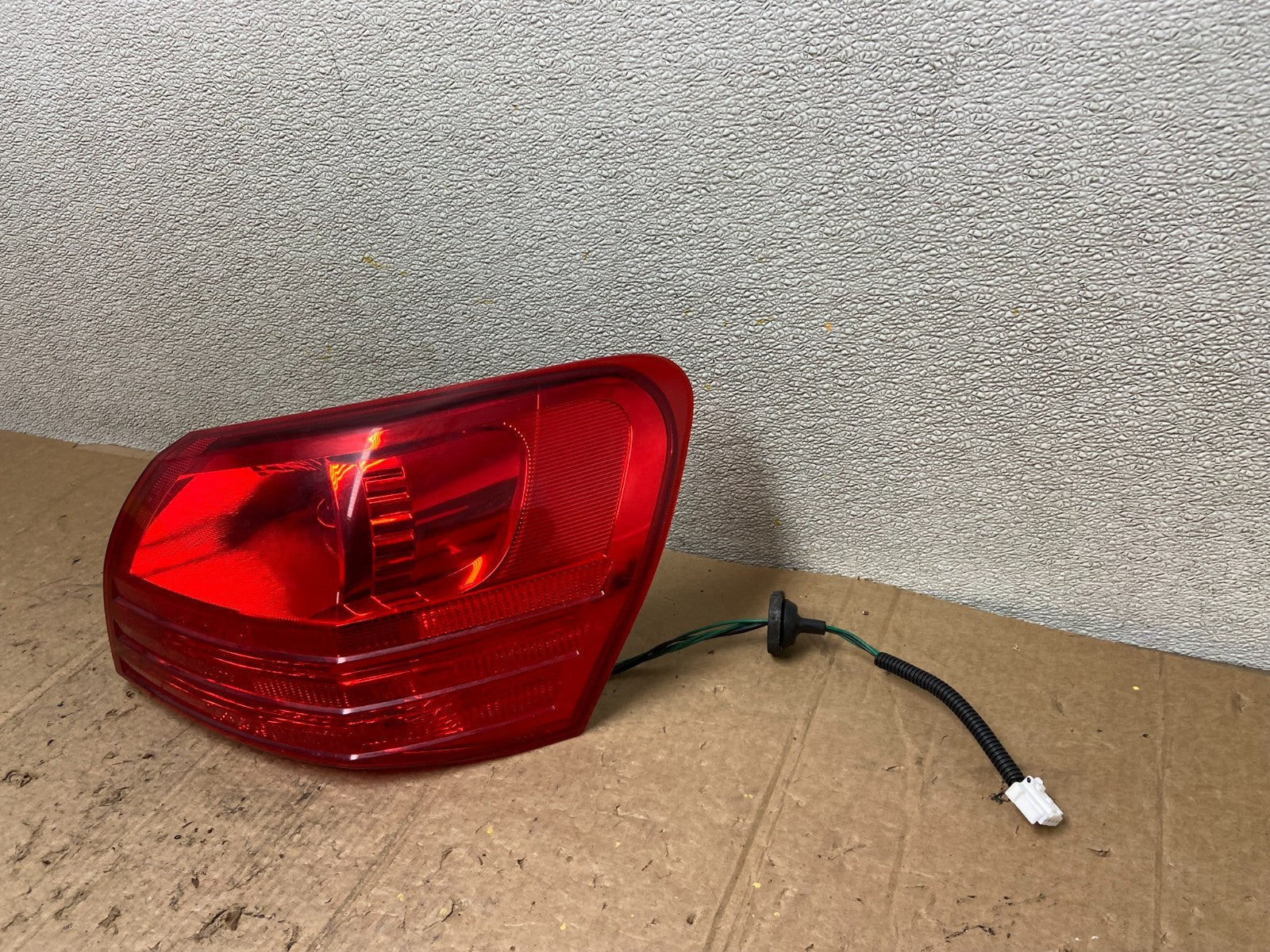 2008 to 2015 Nissan Rogue Right Passenger Rh Side Tail Light Oem AA43891