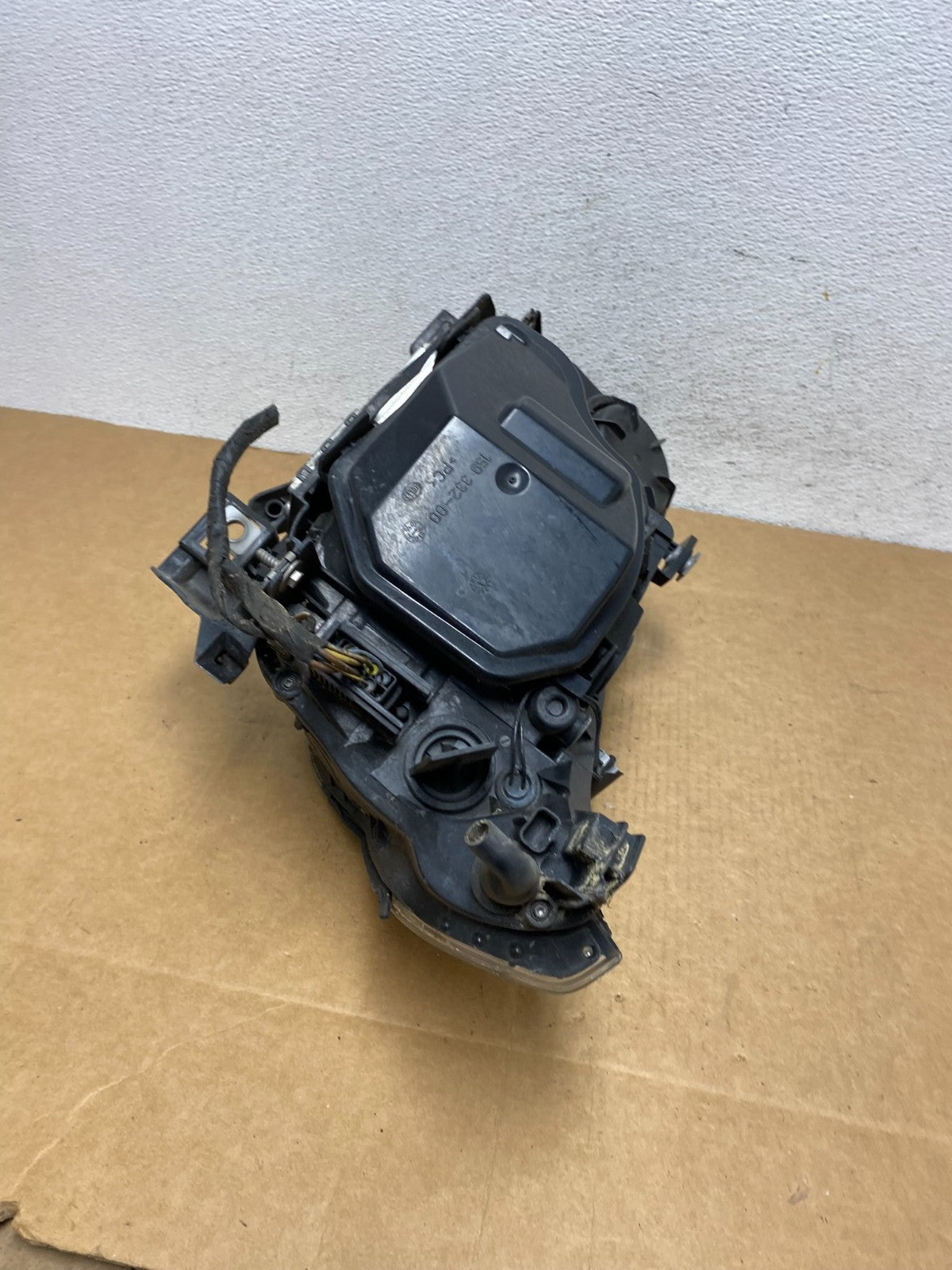 2004 to 2007 BMW 525i 5 Series Headlight Right Passenger Xenon AFS AD4486 DW7