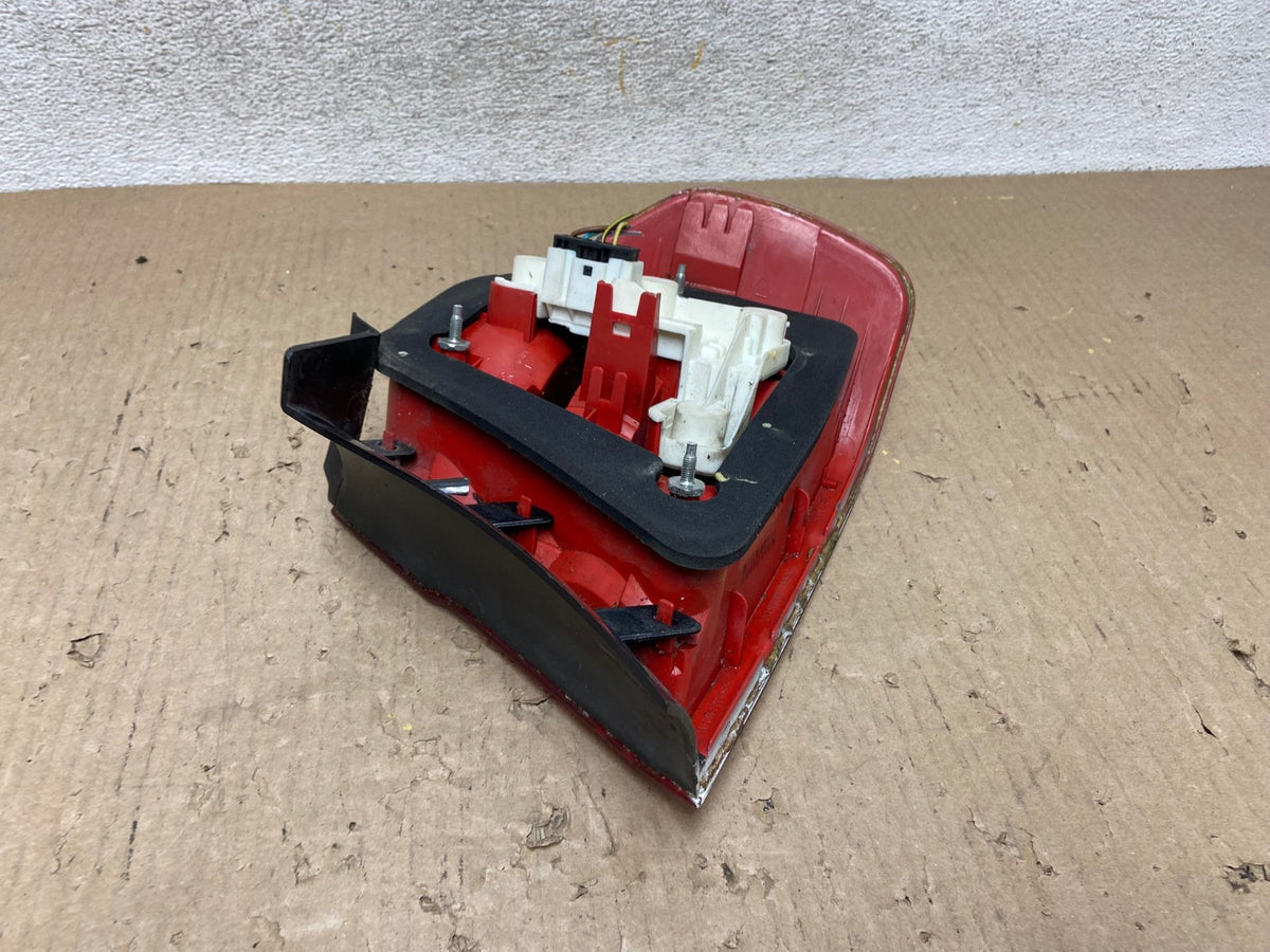 2006 2007 2008 BMW 328i 3 Series Left Driver Lh Side Tail Light AH5982 LK5