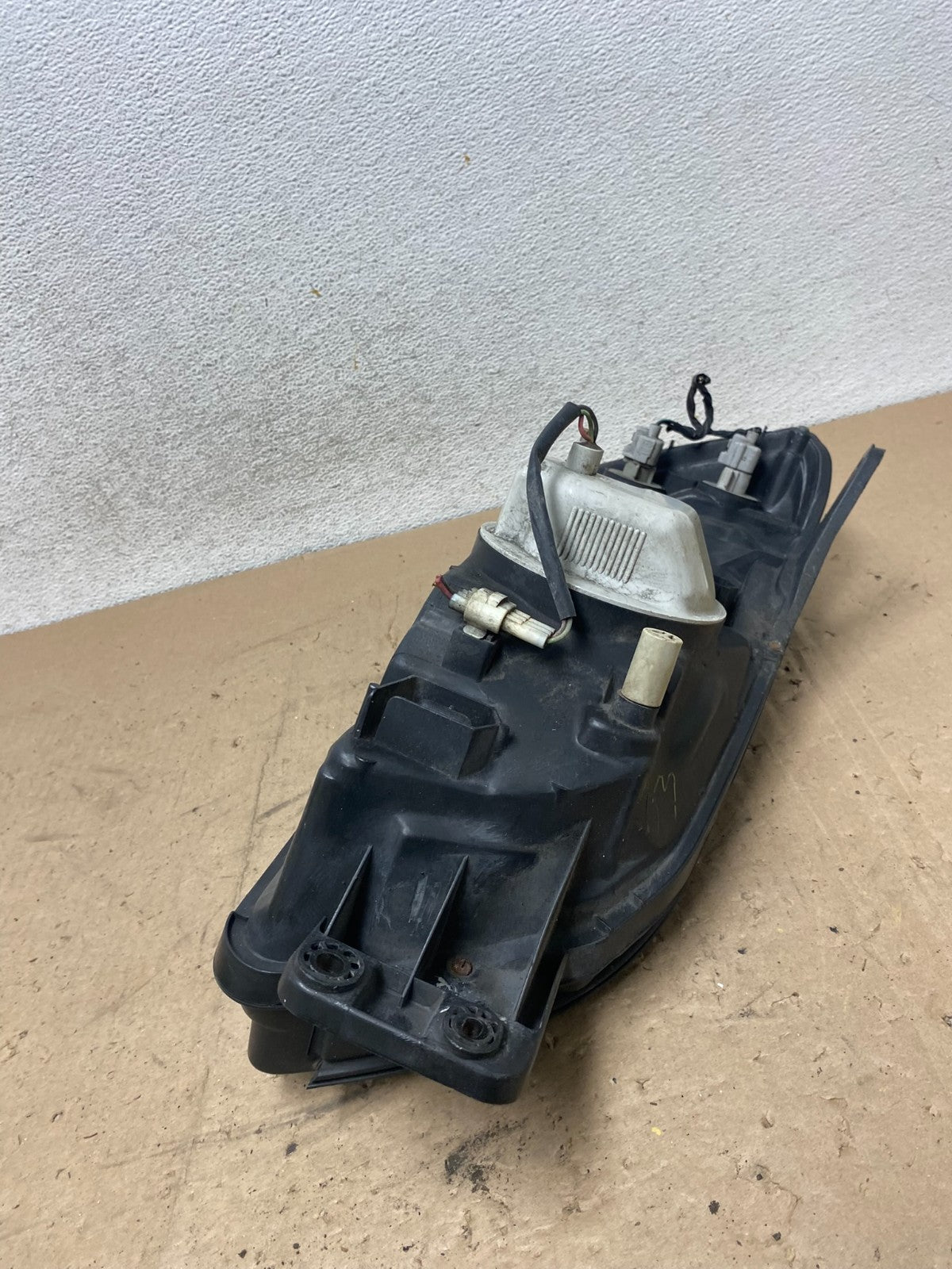 2001-2004 Subaru Legacy Outback Left Driver Lh Side Headlight AG5470 DW4