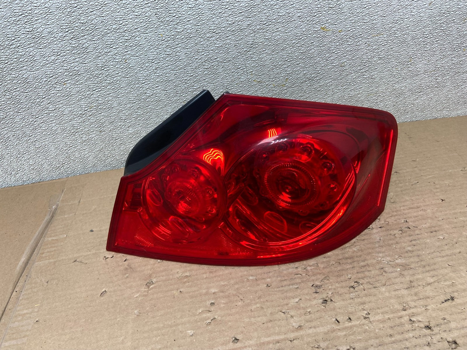 2005 to 2006 Infiniti G35 Right Passenger RH Side Tail Light Oem AA9447 LK0