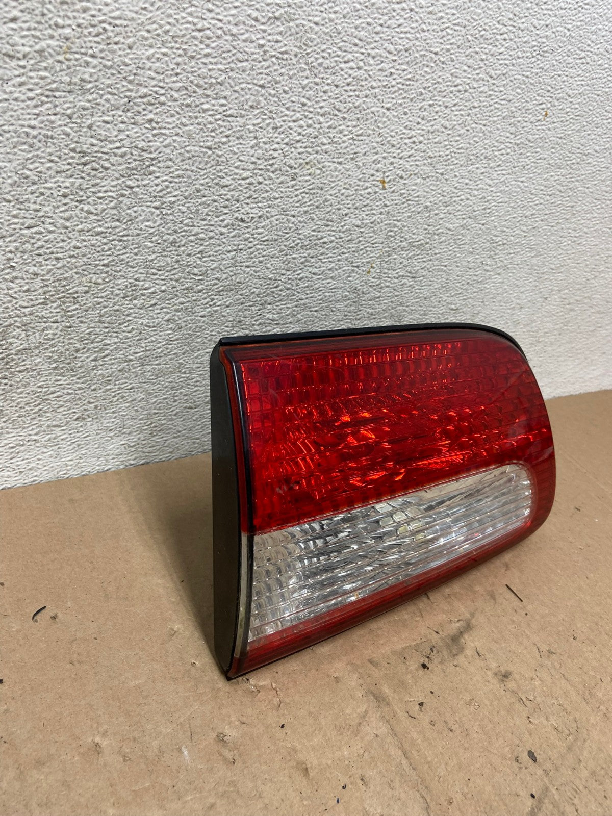 2001 2002 2003 Toyota Sienna Left Driver Lh Side Inner Tail Light AG4848 LK2