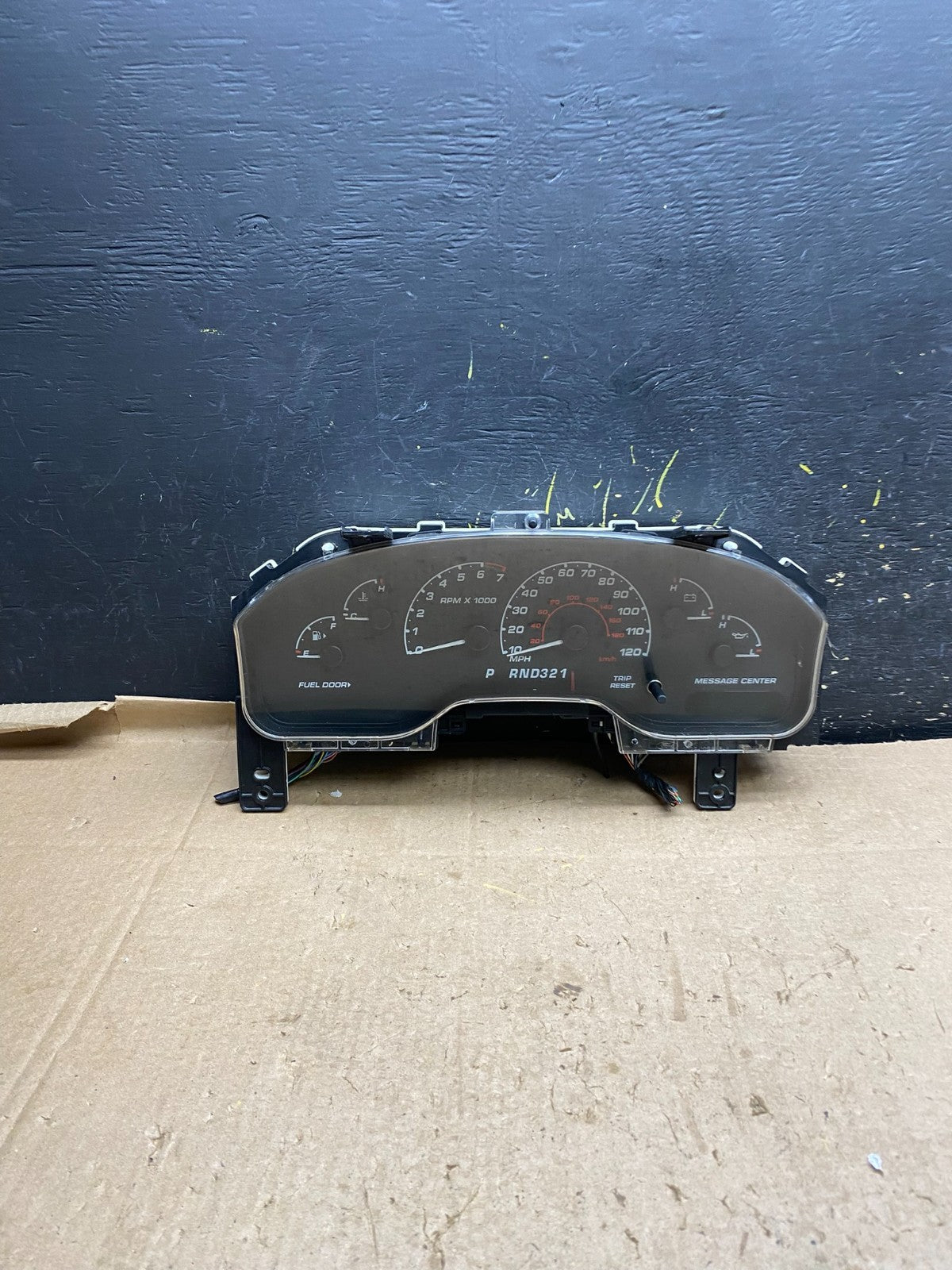 2002 Ford Explorer Speedometer Cluster Gauge OEM Z1790 DG0