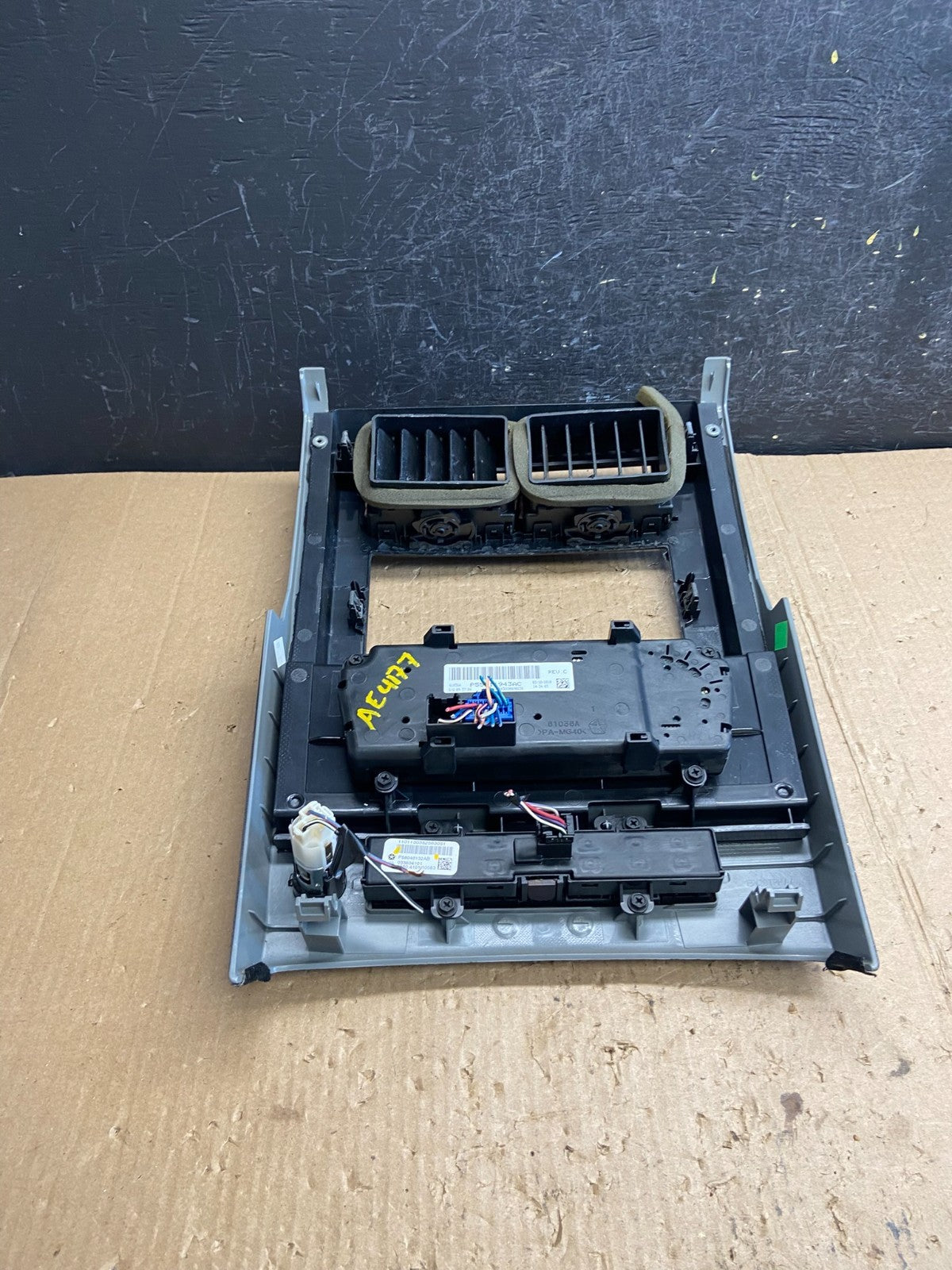 2008 to 2012 Jeep Liberty Dash Climate Temperature Control Radio Bezel AE4177 DG4